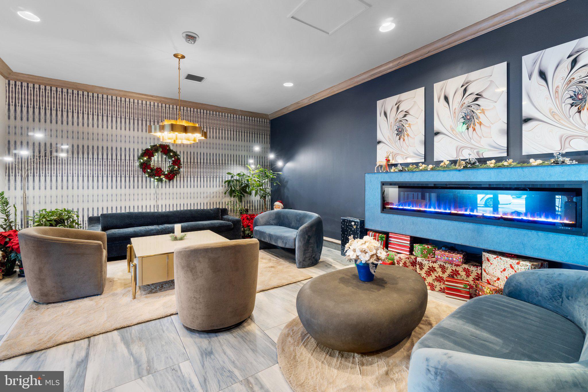 RIDGELY TOWSON CENTER - Residential