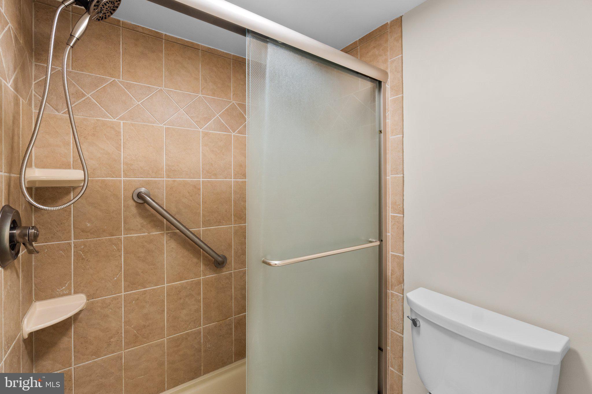 RIDGELY TOWSON CENTER - Residential