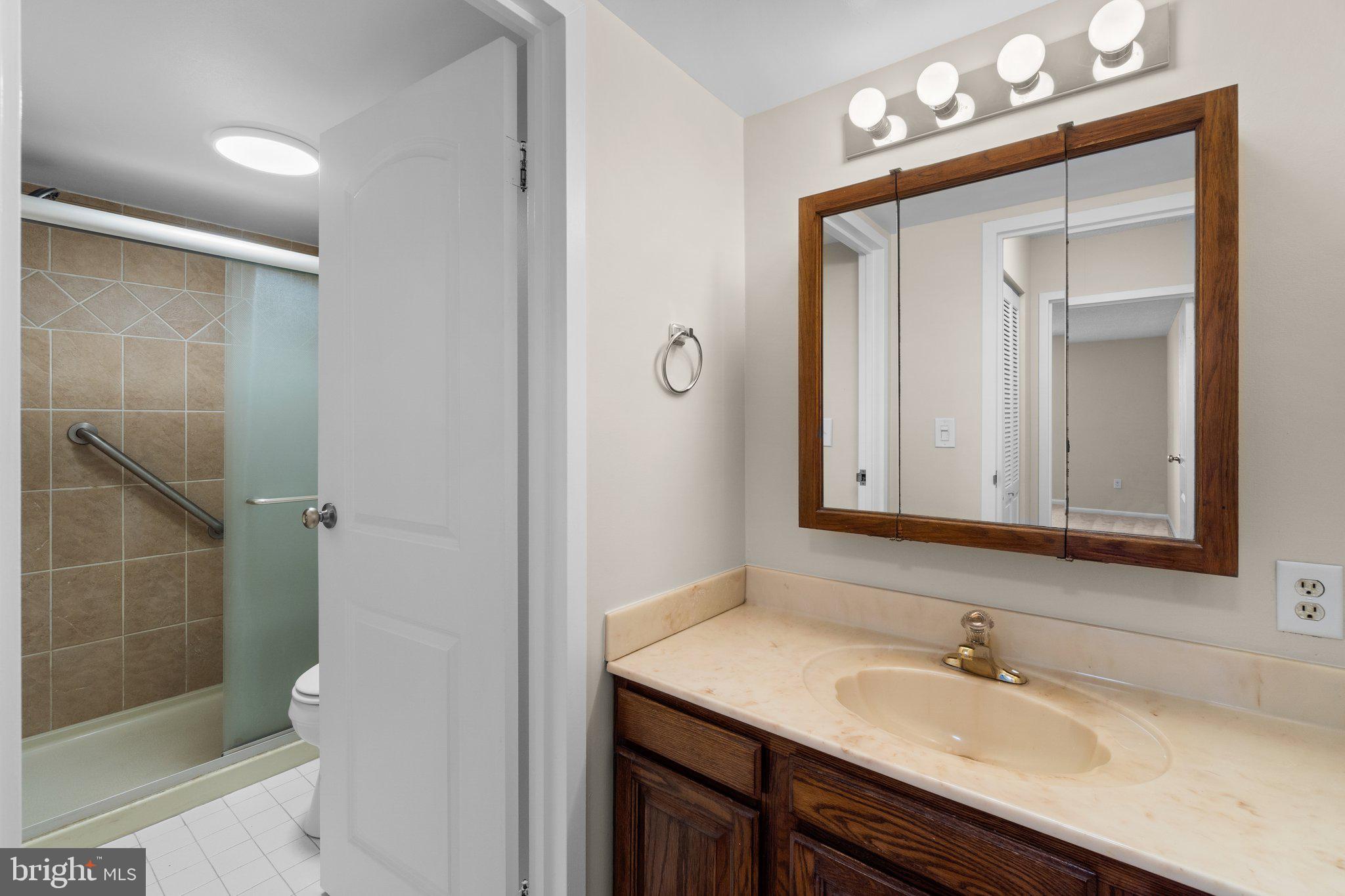 RIDGELY TOWSON CENTER - Residential