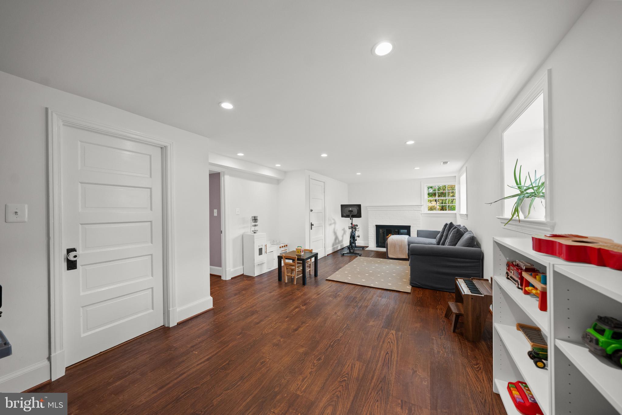 ROLLINGWOOD - Residential