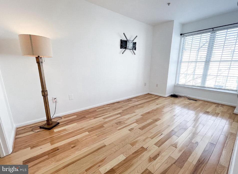 CLOVERLEAF COMMONS - Residential Lease