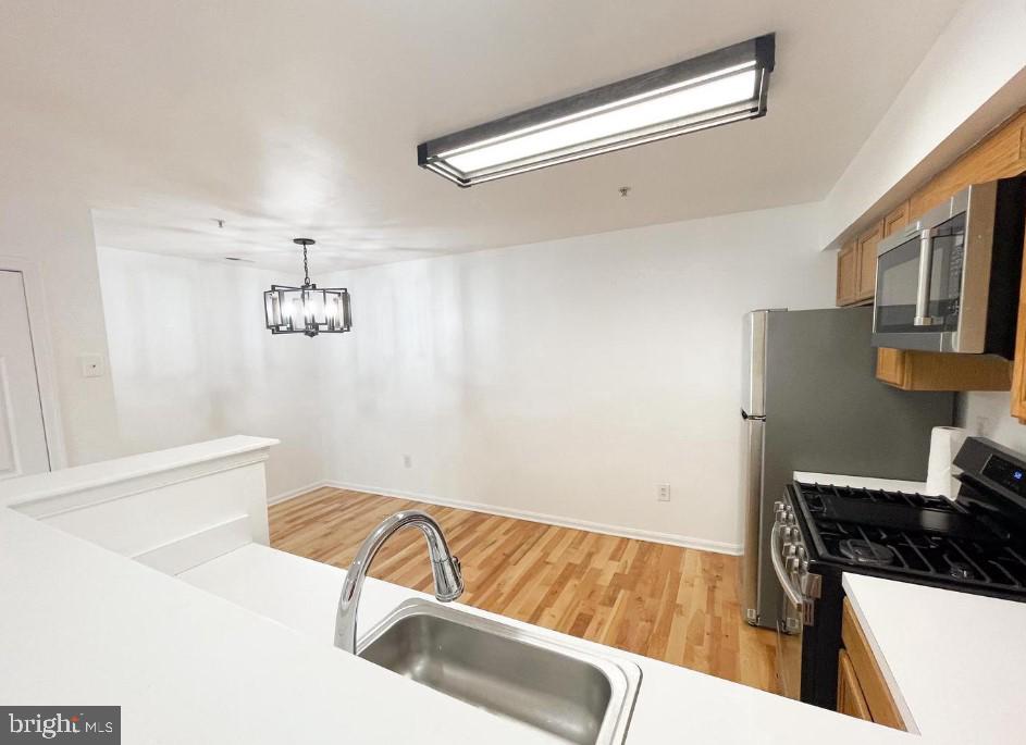 CLOVERLEAF COMMONS - Residential Lease