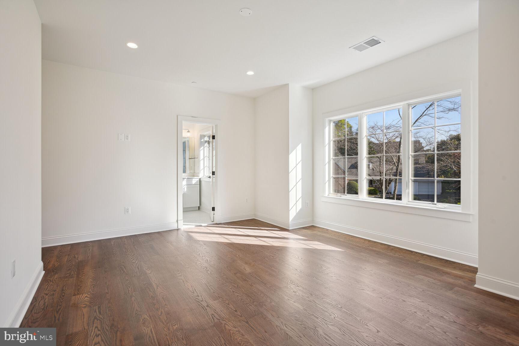 PINEVIEW - Residential