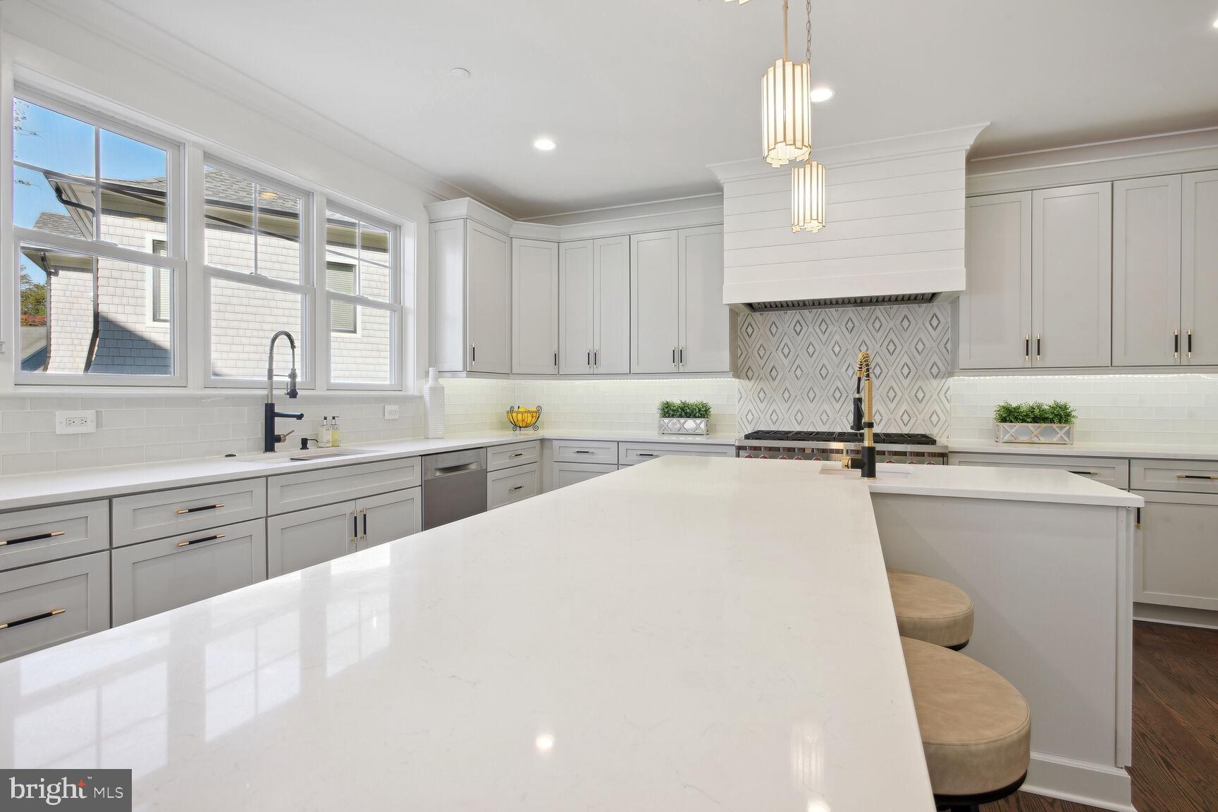 PINEVIEW - Residential