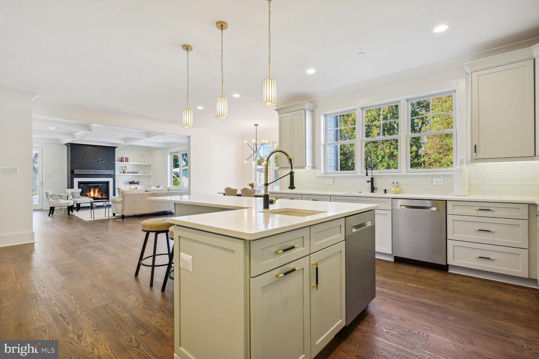 PINEVIEW - Residential