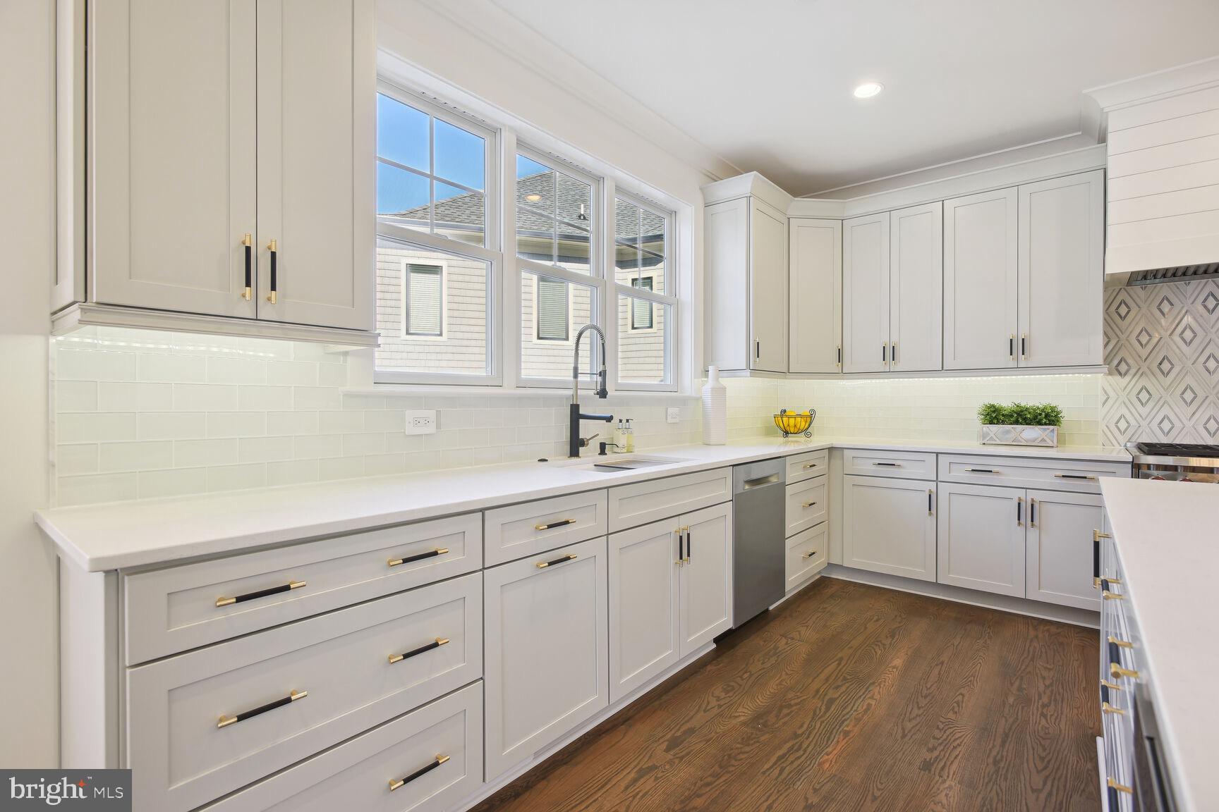 PINEVIEW - Residential