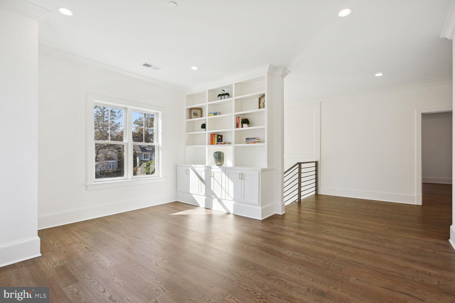 PINEVIEW - Residential