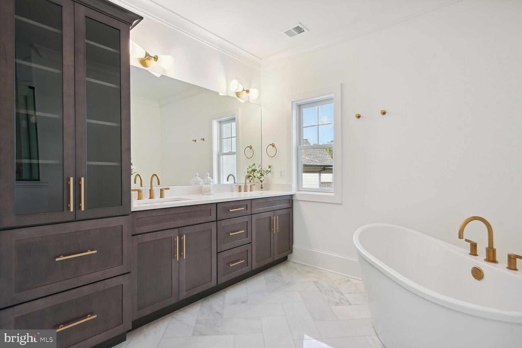 PINEVIEW - Residential