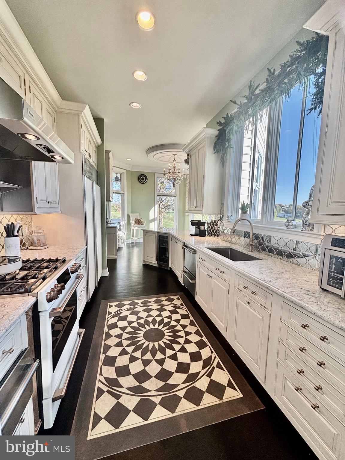 HOLLY HILLS - Residential