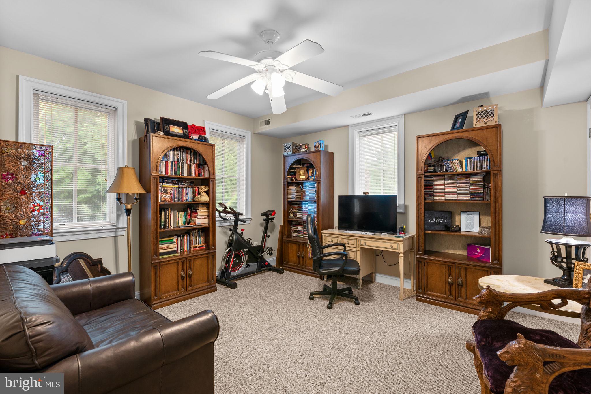 HOLLY HILLS - Residential