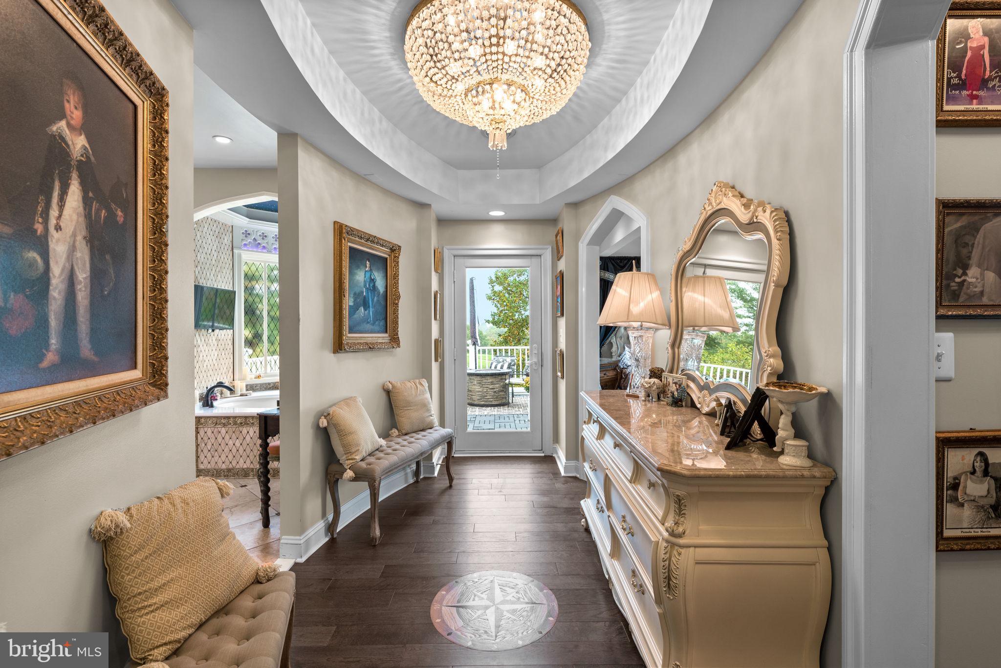 HOLLY HILLS - Residential