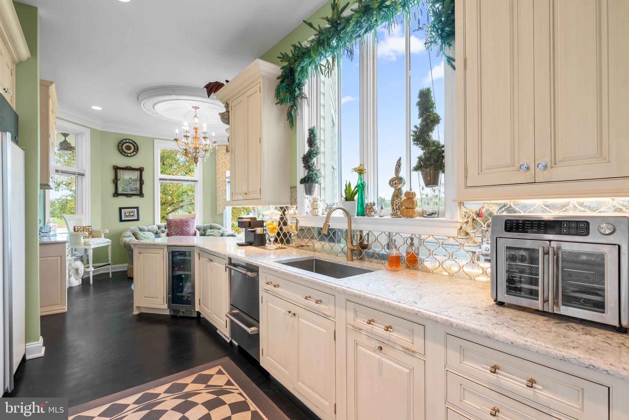 HOLLY HILLS - Residential