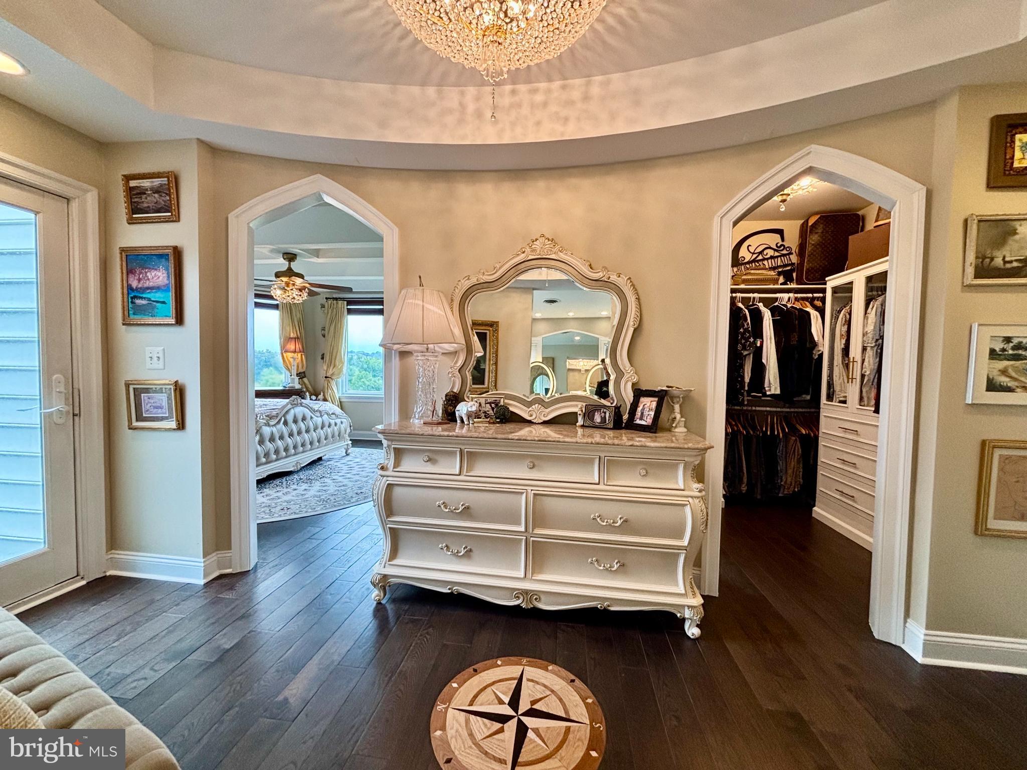 HOLLY HILLS - Residential