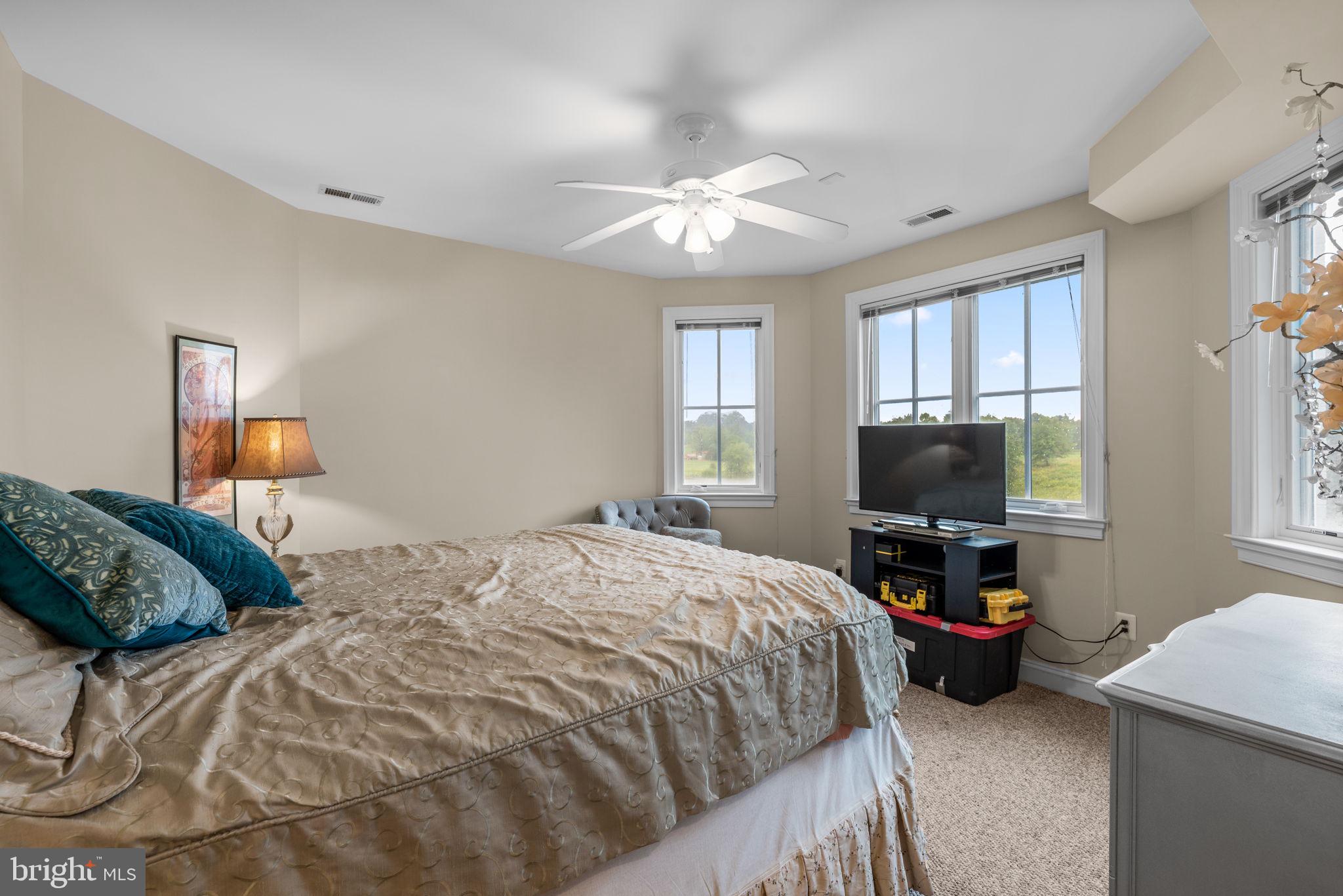 HOLLY HILLS - Residential