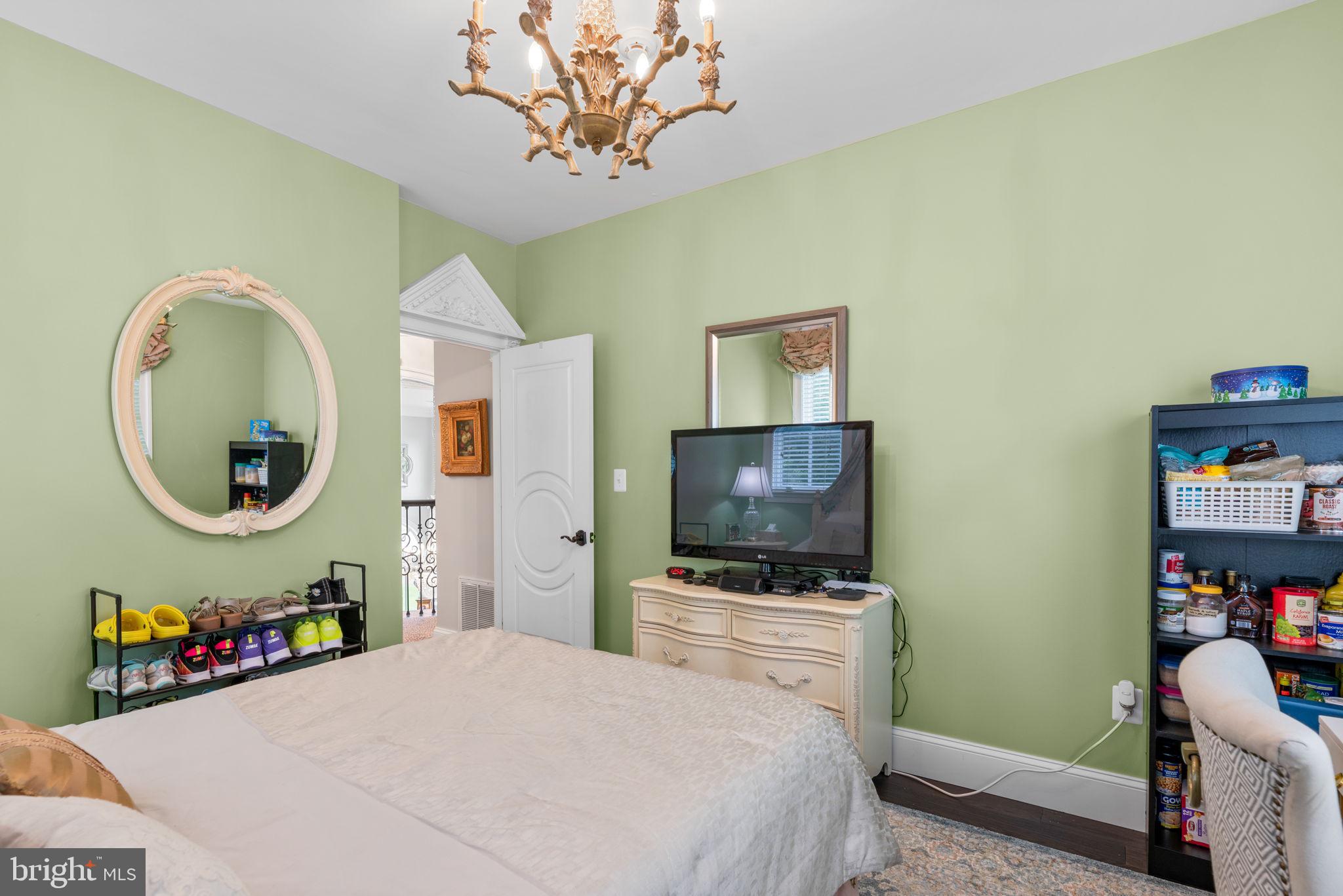 HOLLY HILLS - Residential