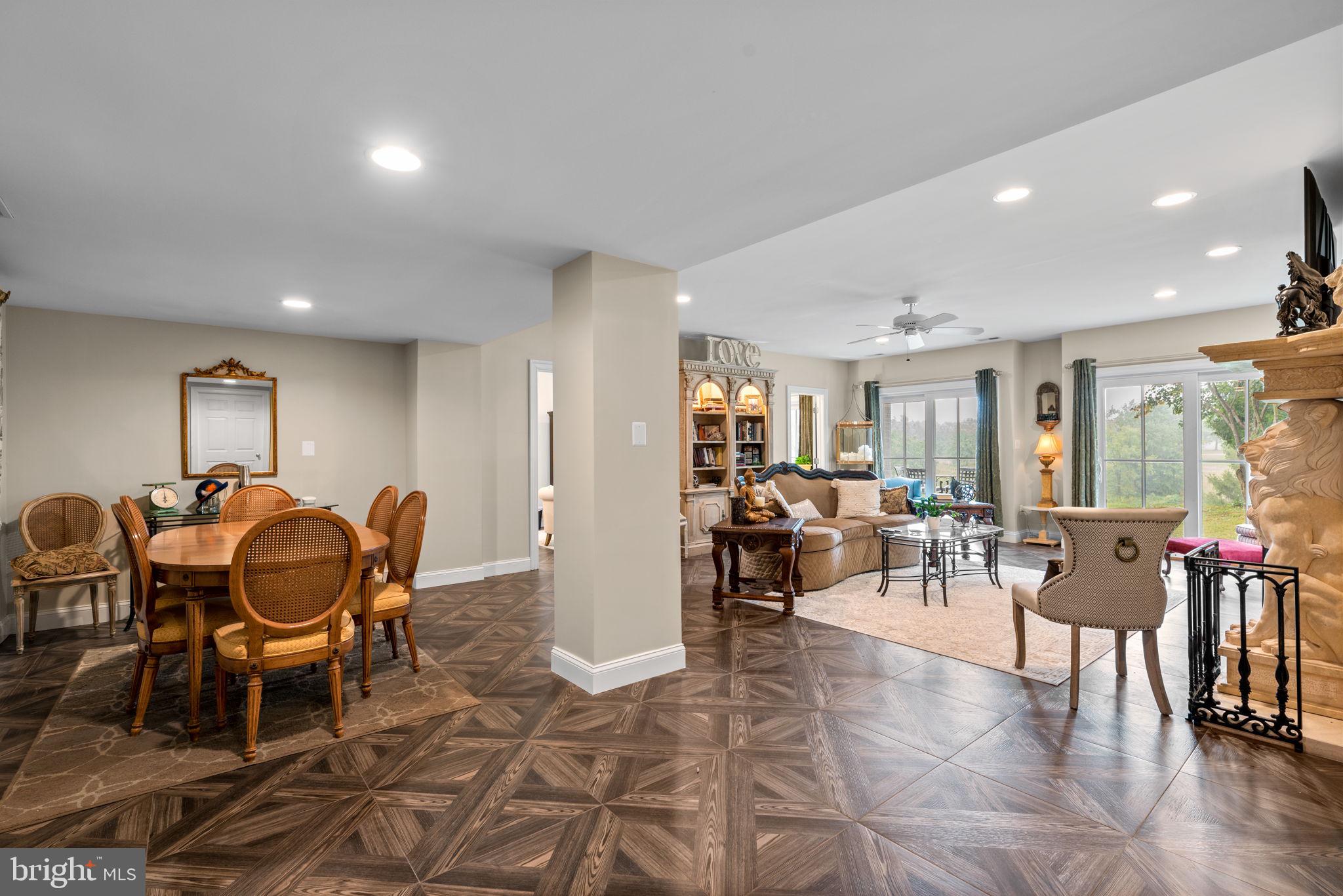 HOLLY HILLS - Residential