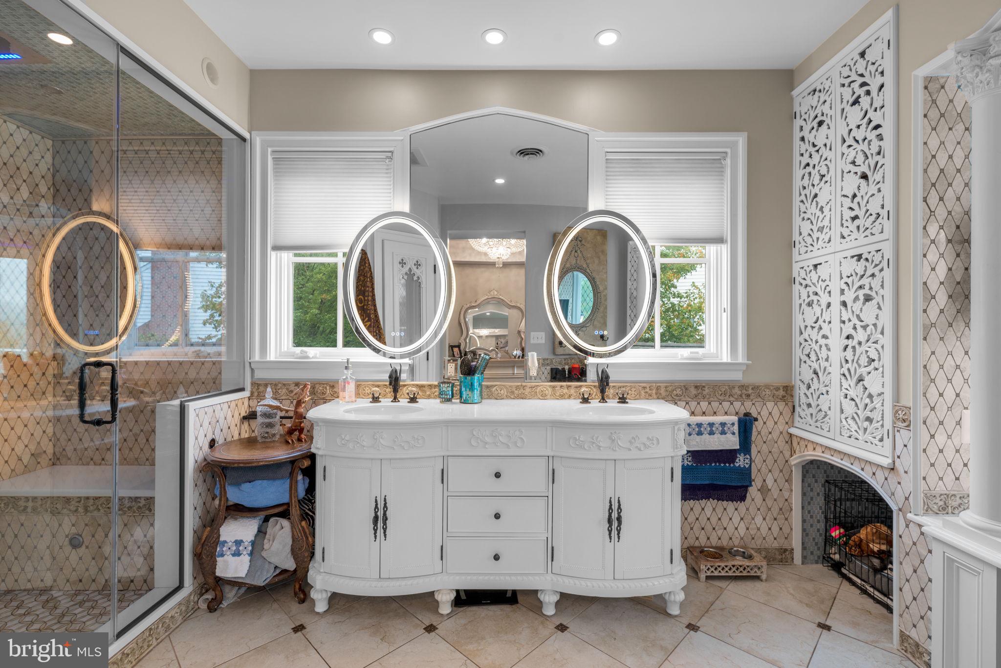 HOLLY HILLS - Residential