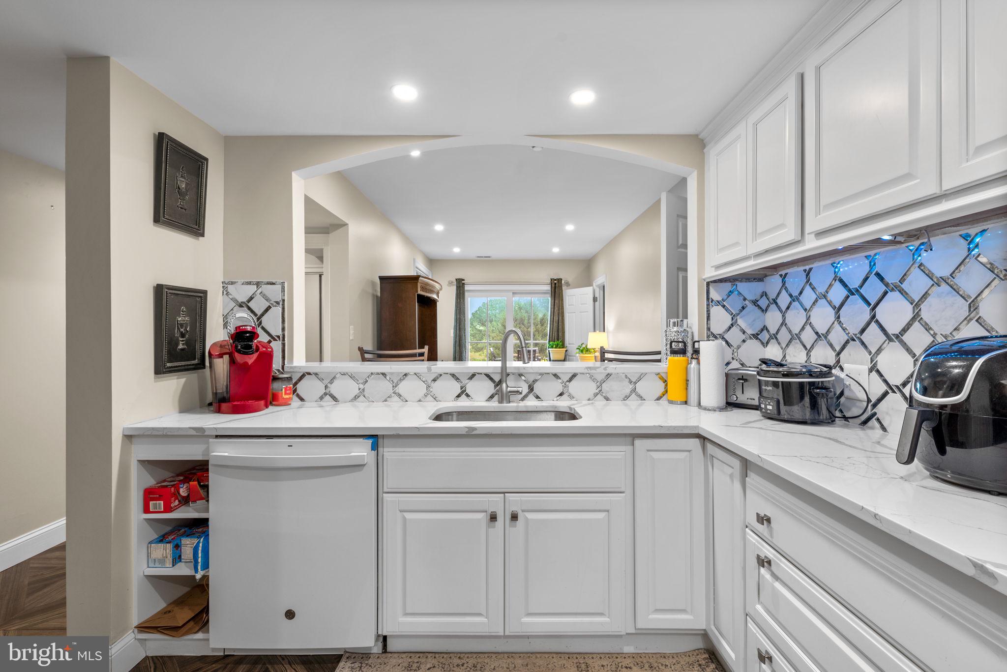 HOLLY HILLS - Residential