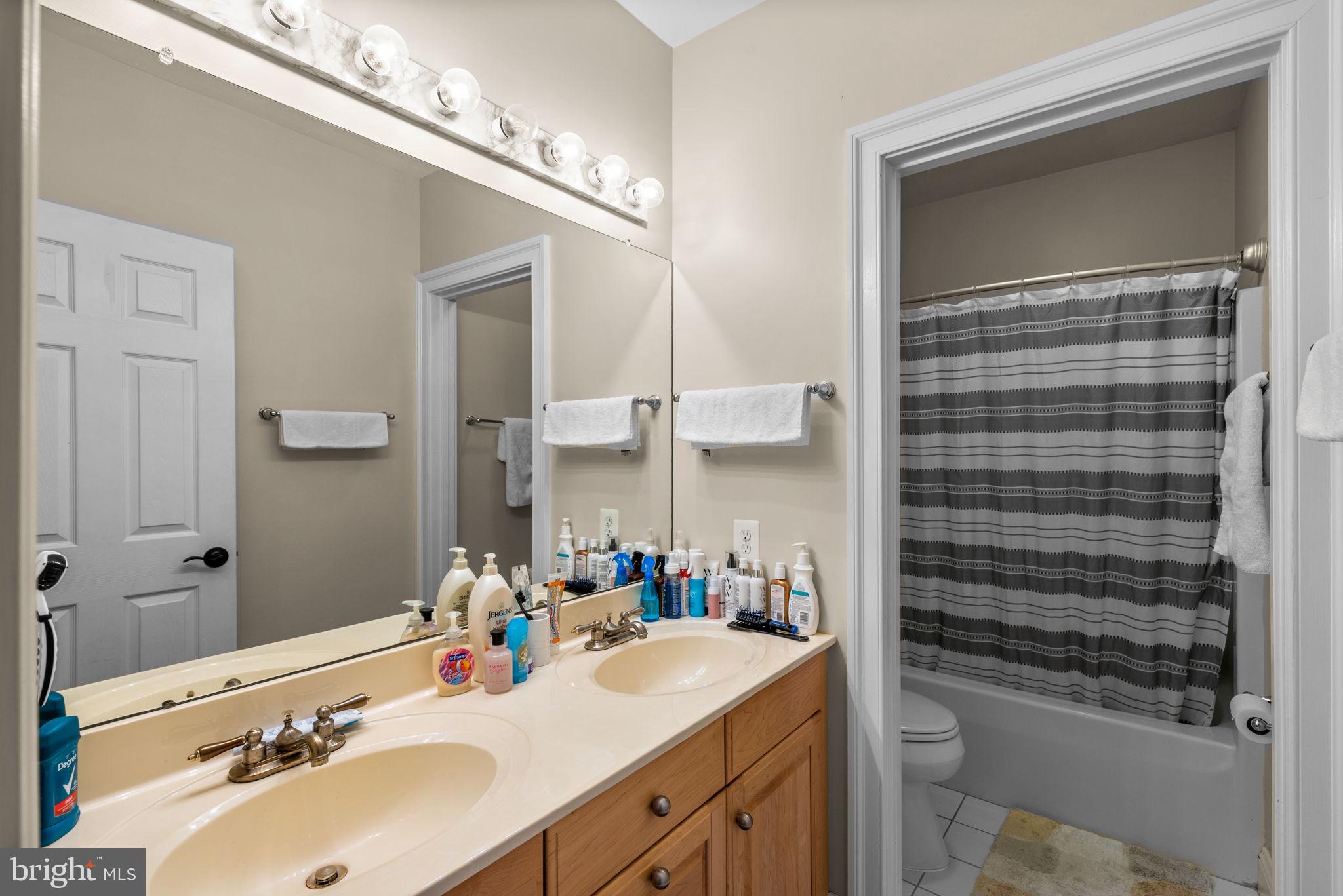 HOLLY HILLS - Residential