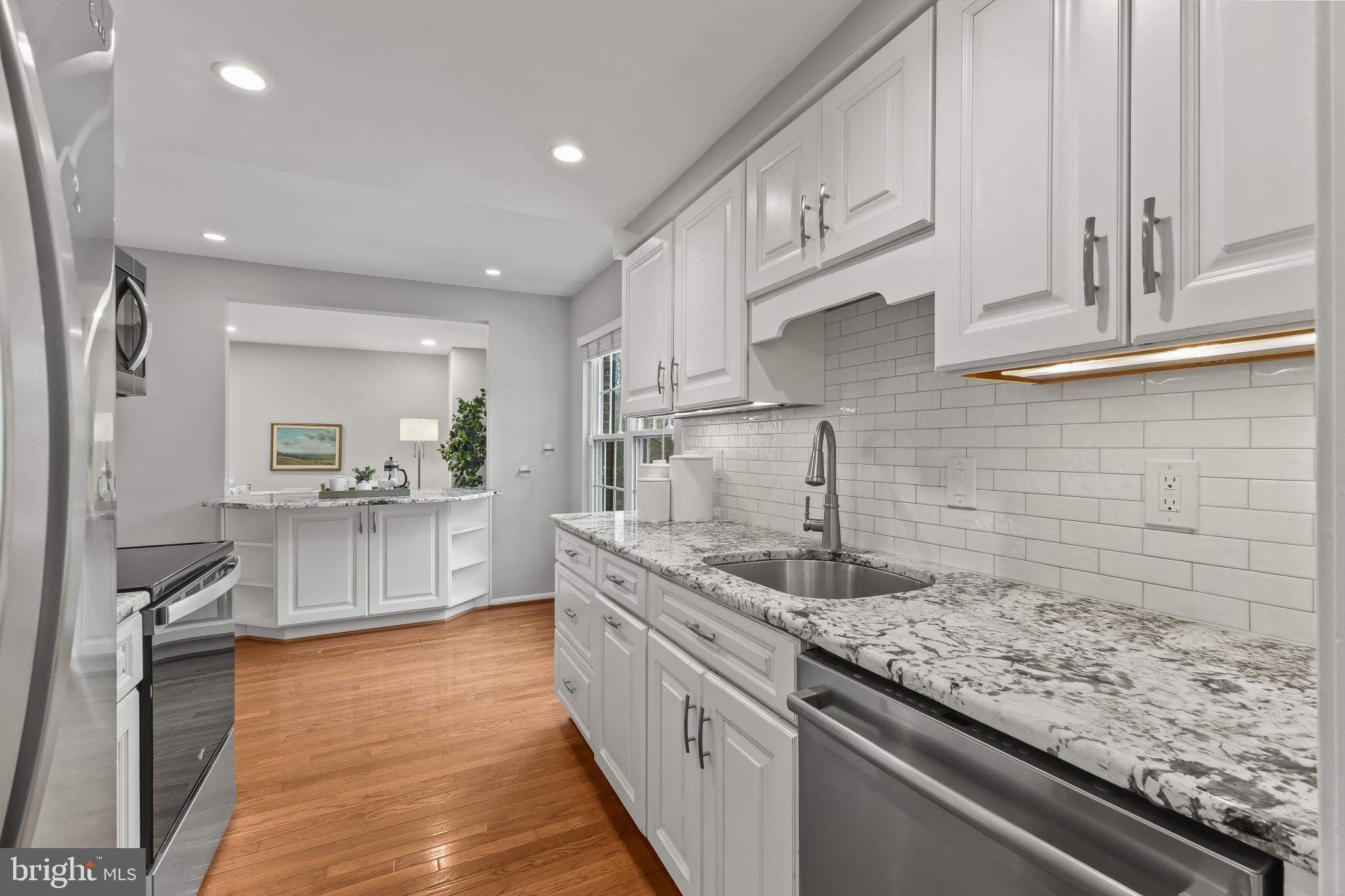 5759 HERITAGE HILL DRIVE