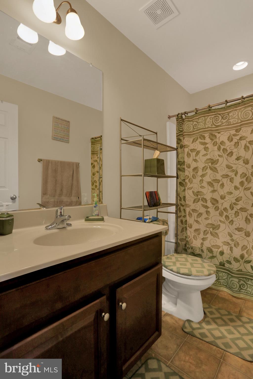 LAKELAND PLACE - Residential