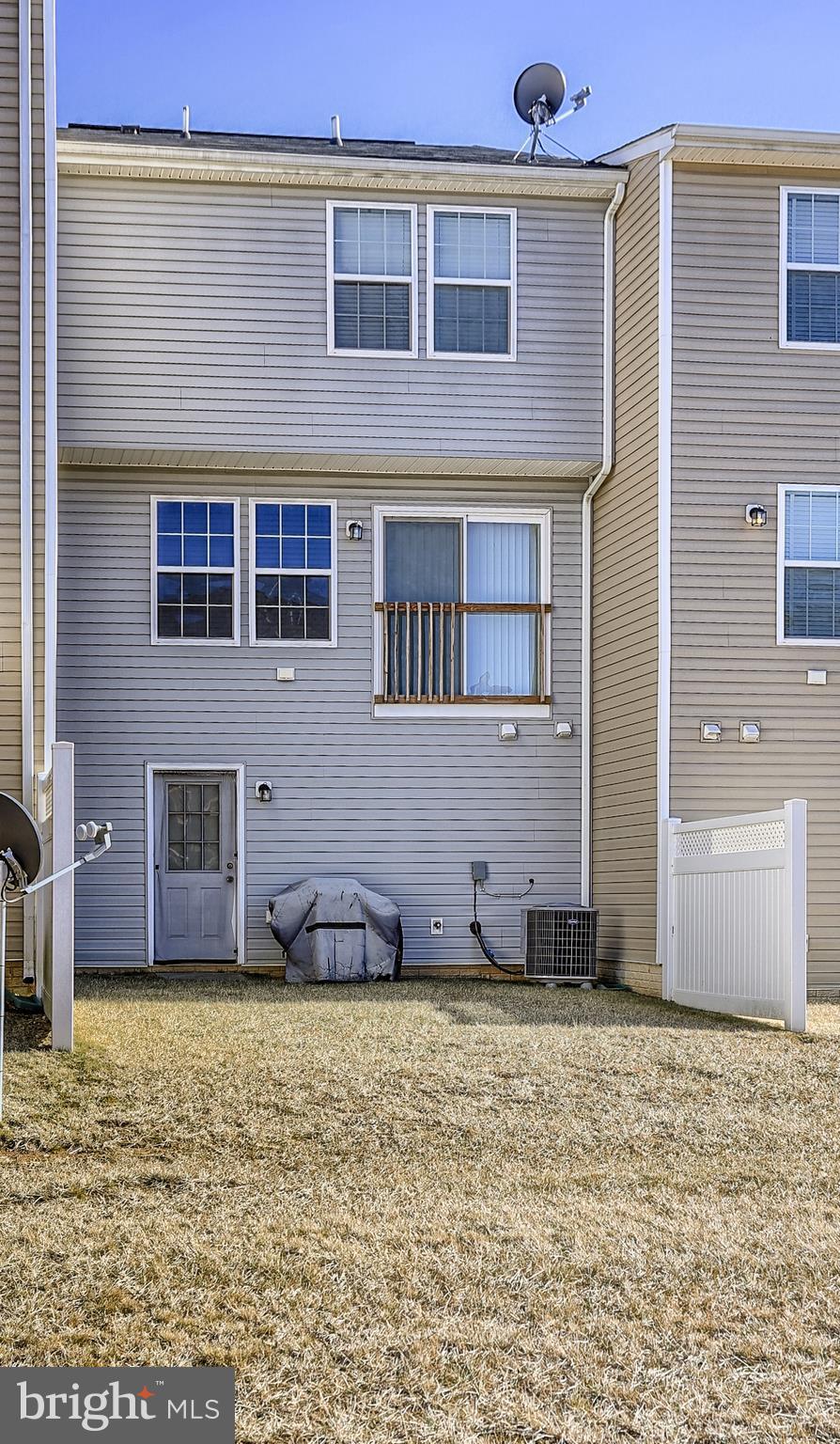 LAKELAND PLACE - Residential