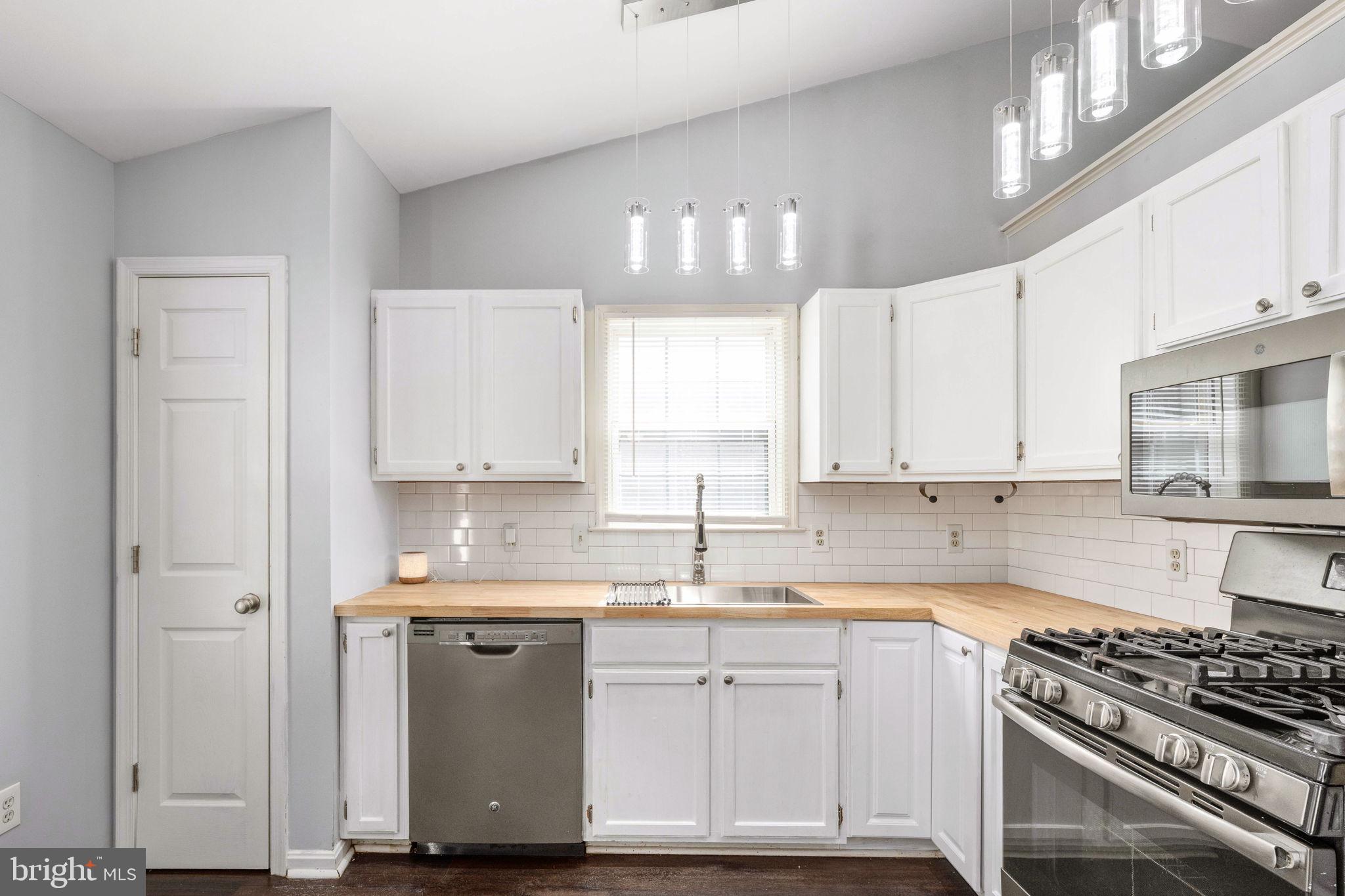 SURRY WOODS - Residential