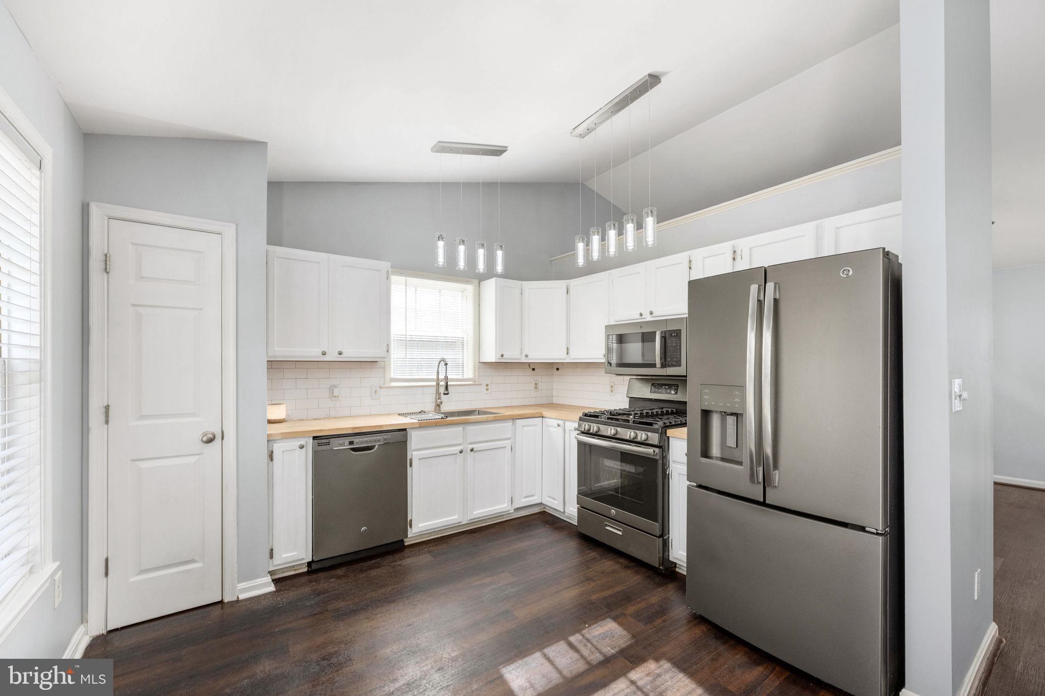 SURRY WOODS - Residential