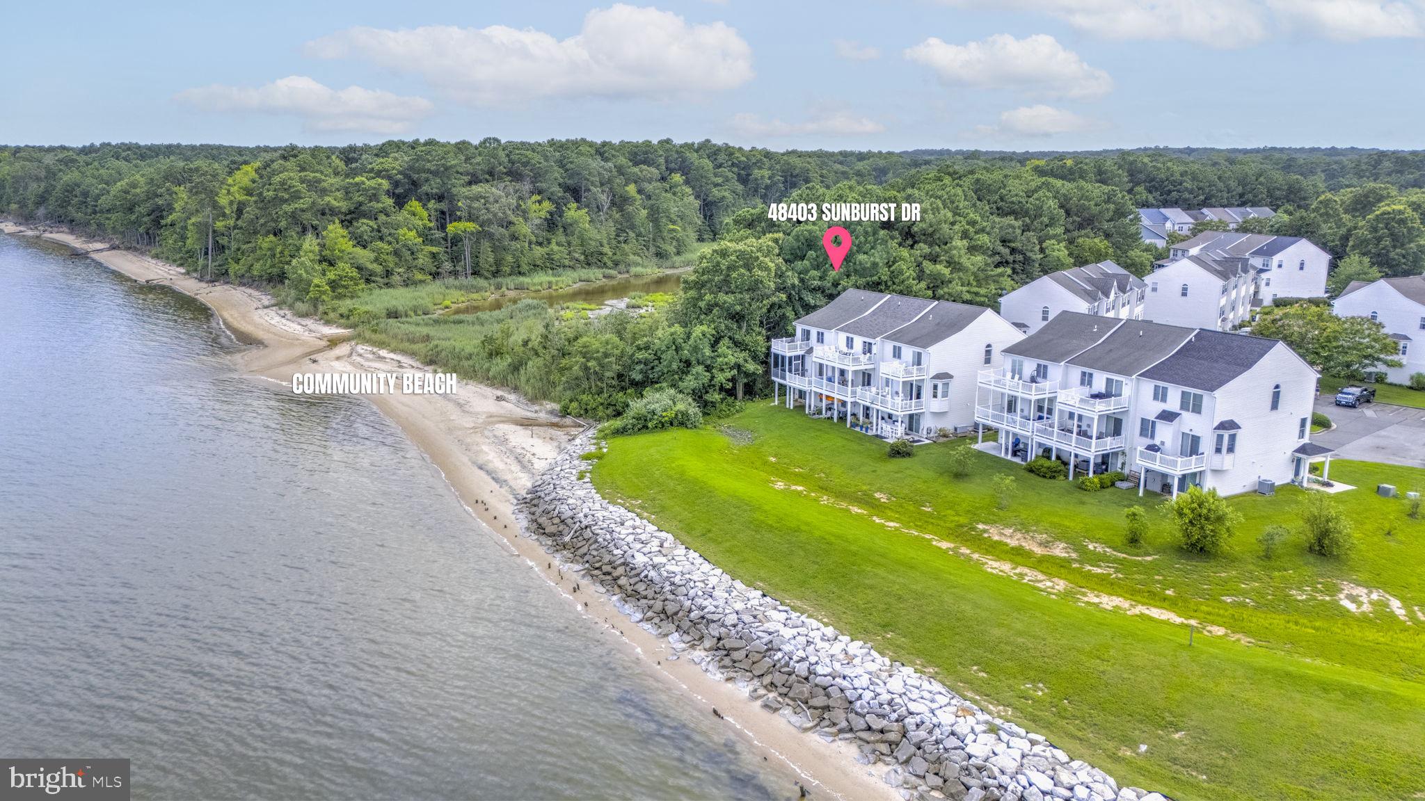 VILLAS ON WATERS EDGE - Residential