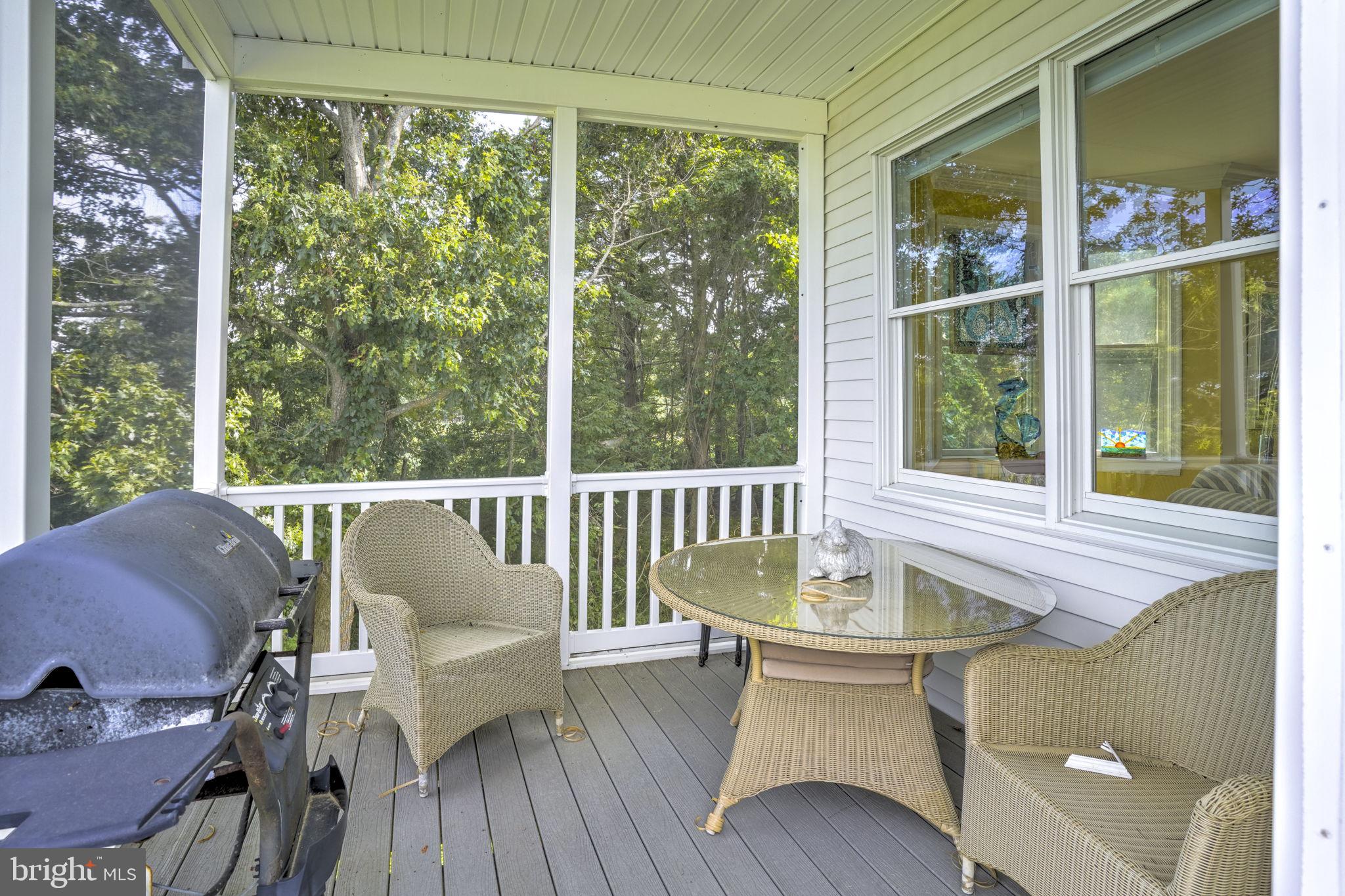 VILLAS ON WATERS EDGE - Residential