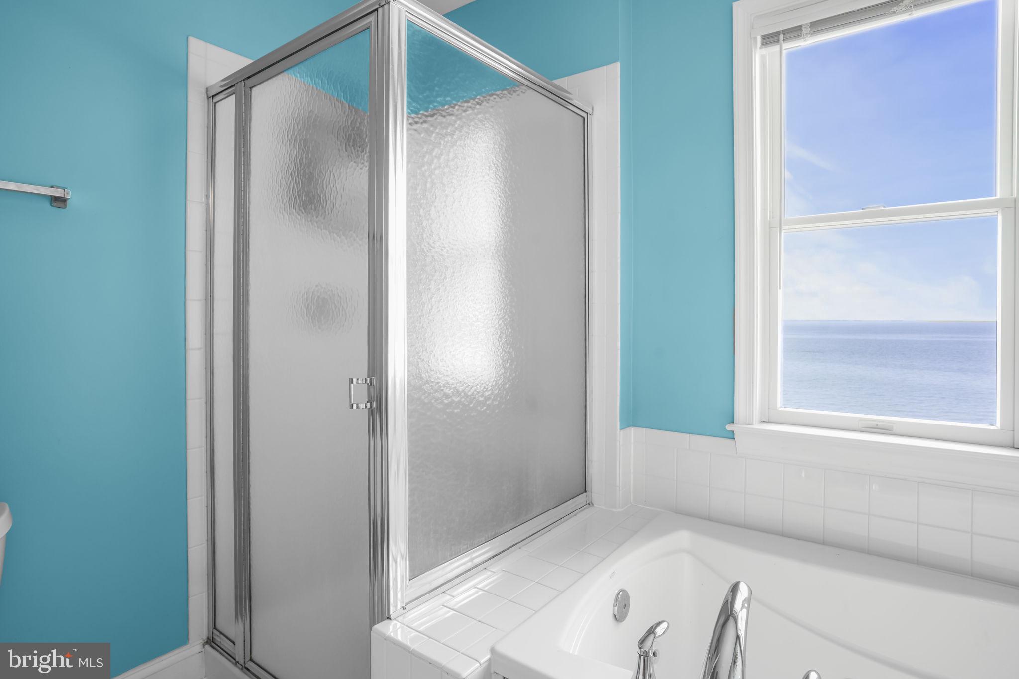 VILLAS ON WATERS EDGE - Residential