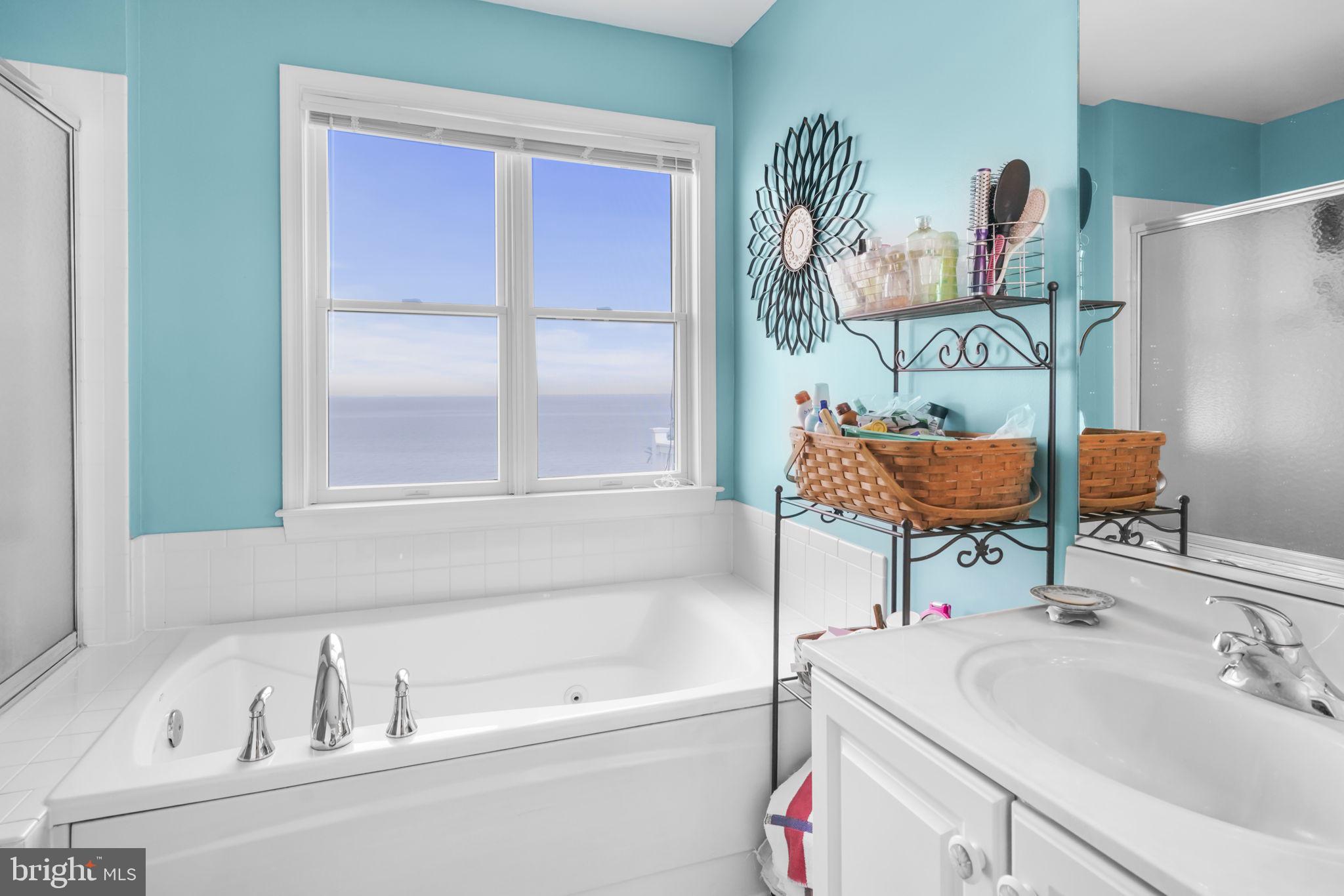 VILLAS ON WATERS EDGE - Residential