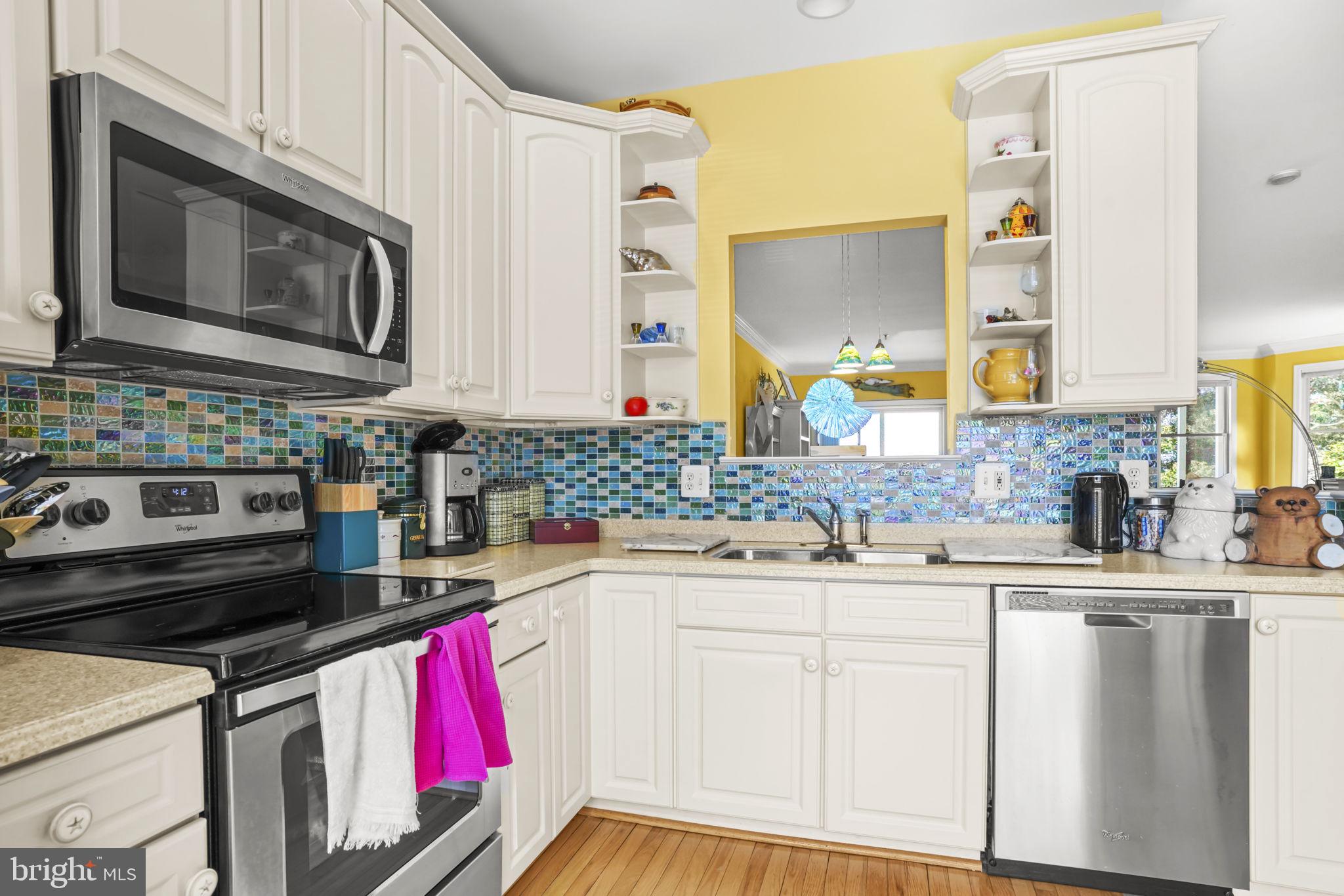 VILLAS ON WATERS EDGE - Residential