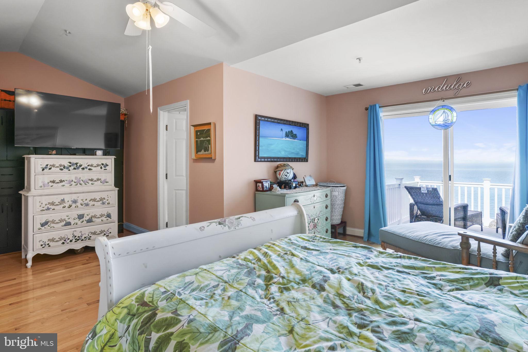 VILLAS ON WATERS EDGE - Residential