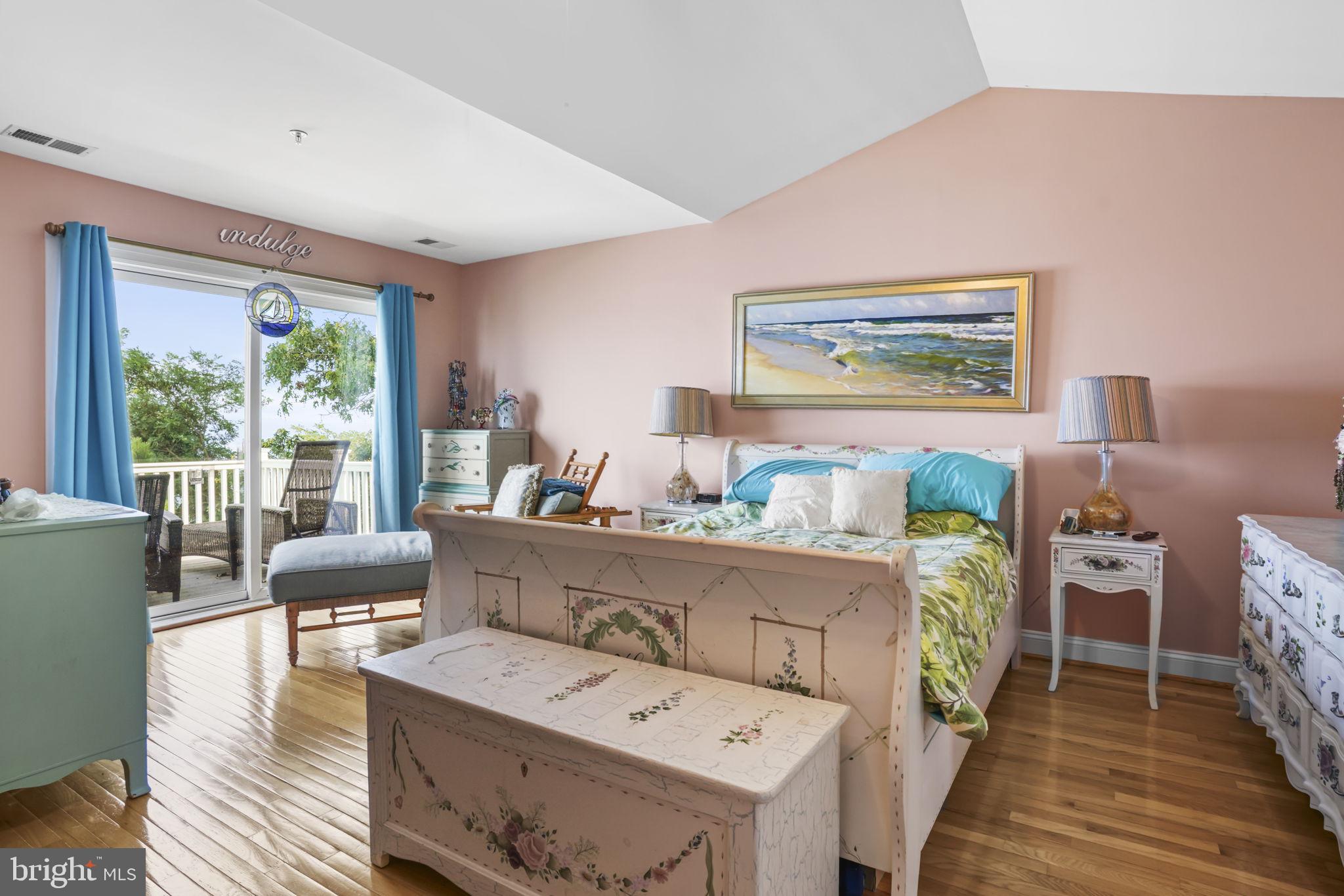 VILLAS ON WATERS EDGE - Residential