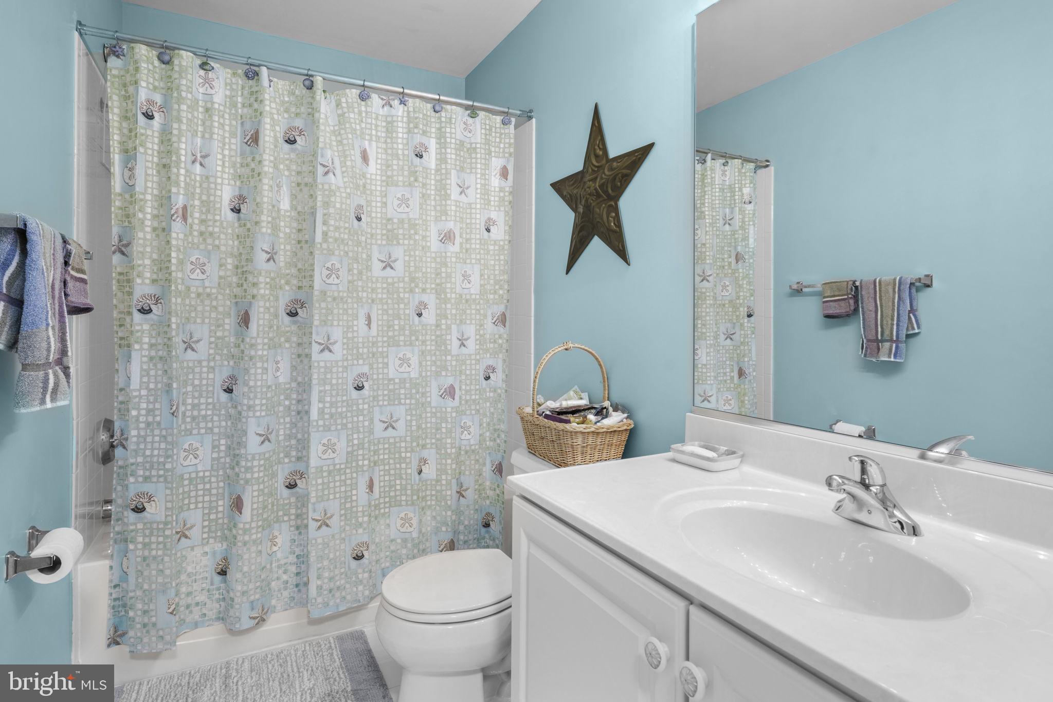 VILLAS ON WATERS EDGE - Residential