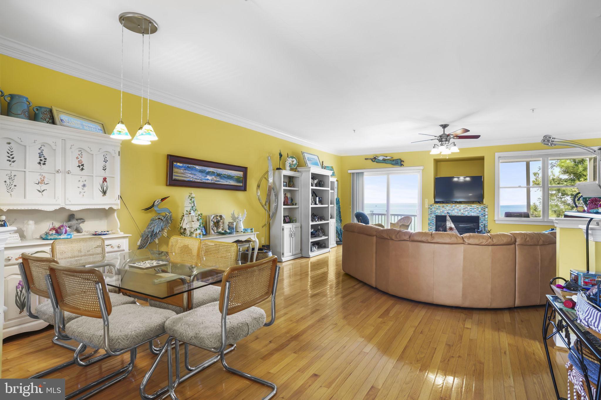 VILLAS ON WATERS EDGE - Residential