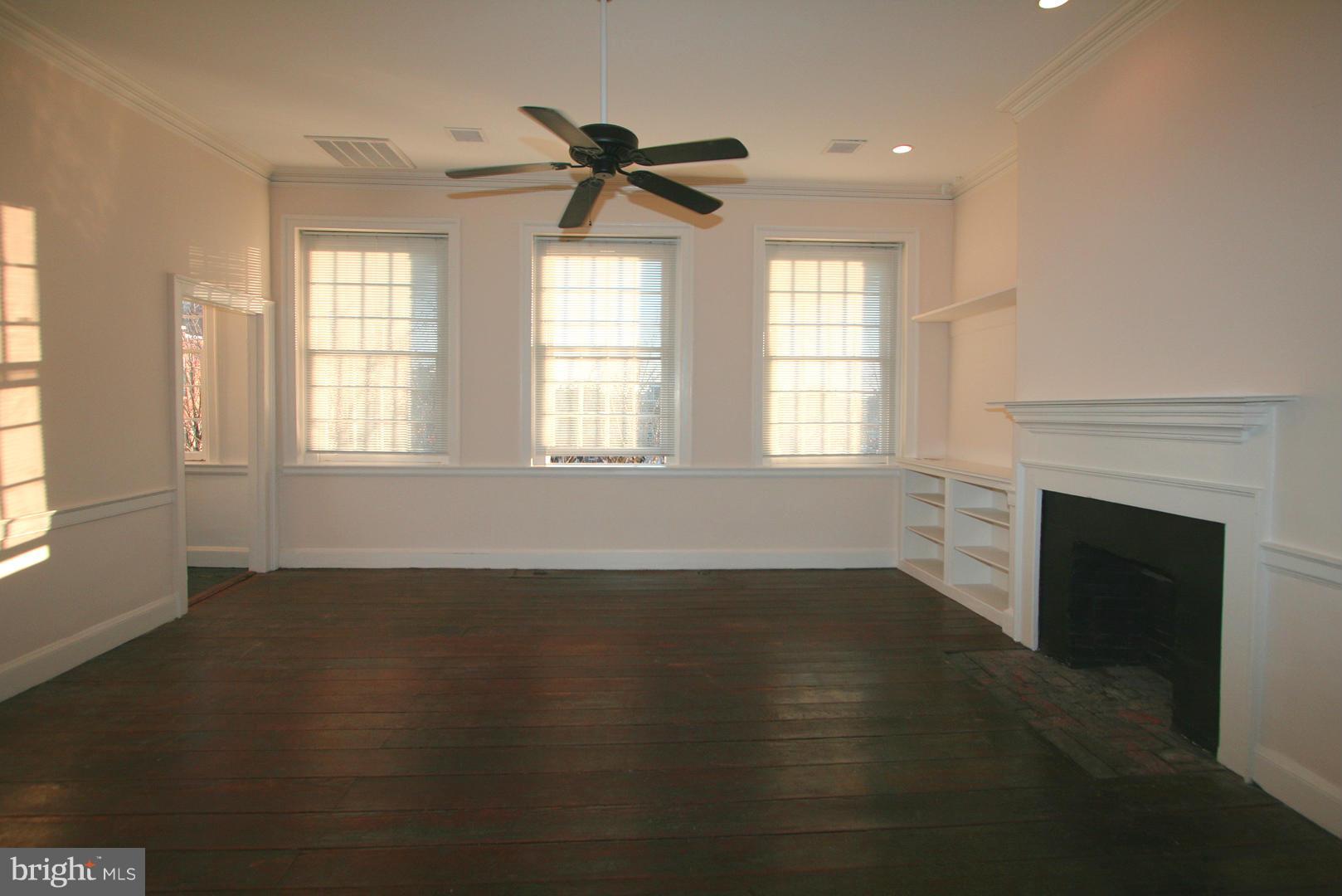 OLD TOWN - Residential Lease