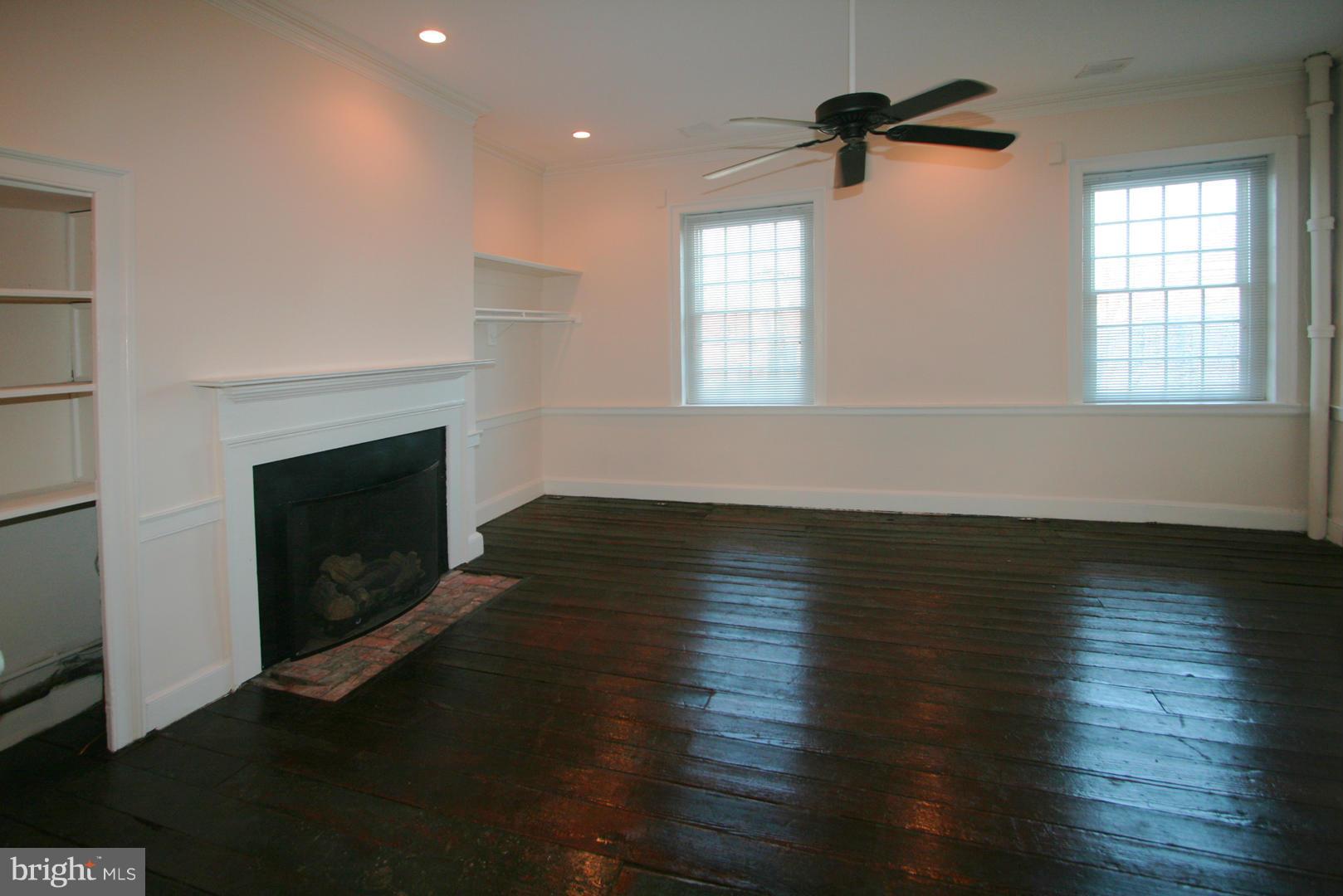 OLD TOWN - Residential Lease