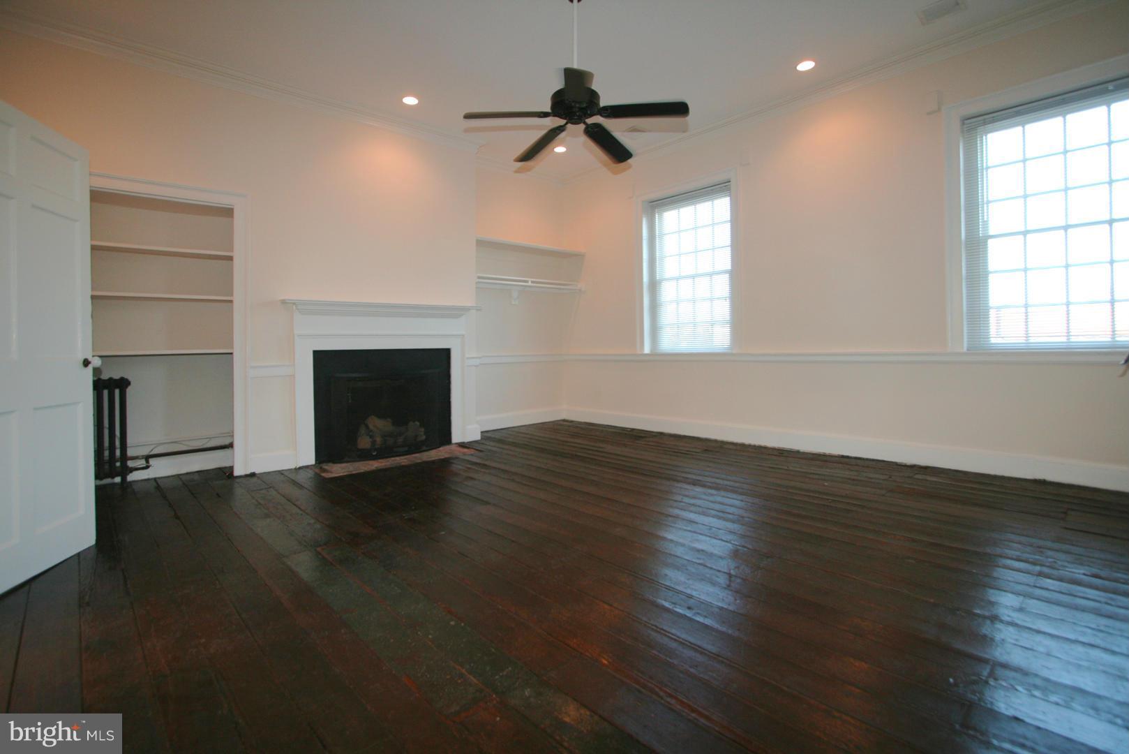 OLD TOWN - Residential Lease