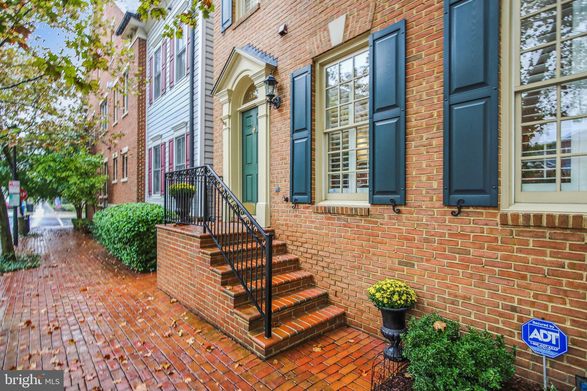 CHATHAM SQUARE - Residential