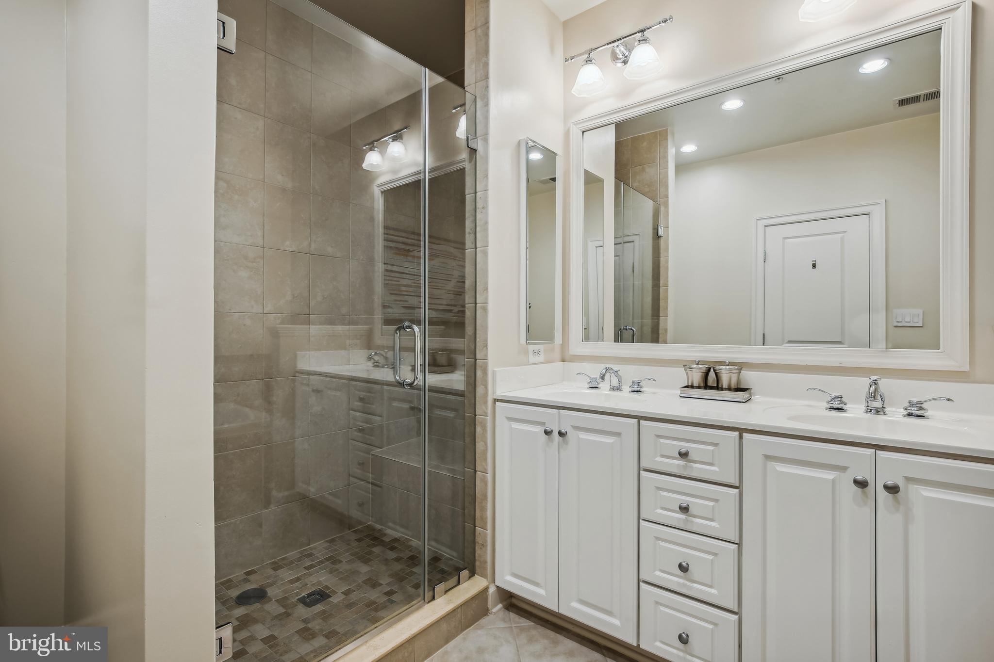 CHATHAM SQUARE - Residential