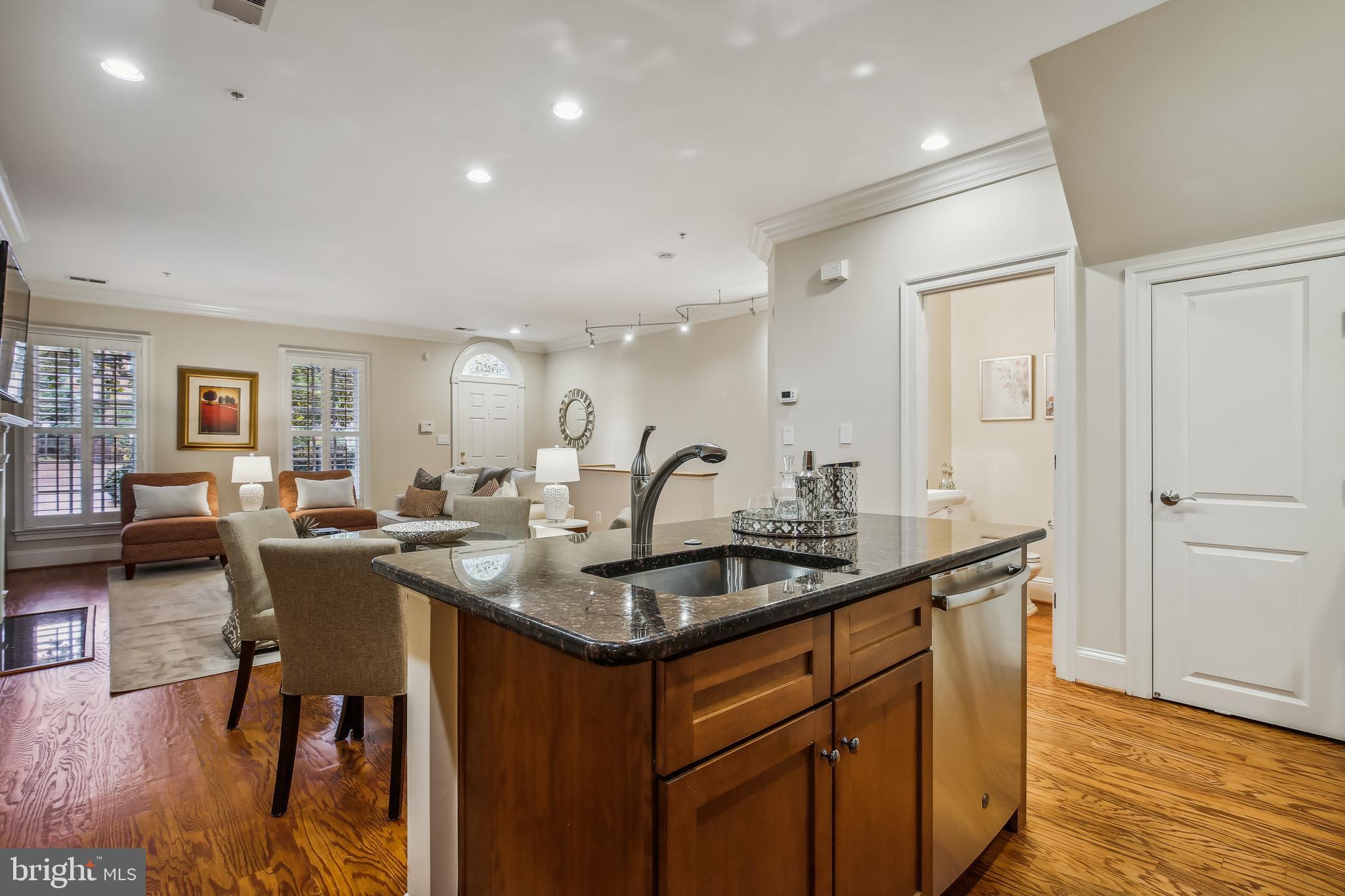 CHATHAM SQUARE - Residential