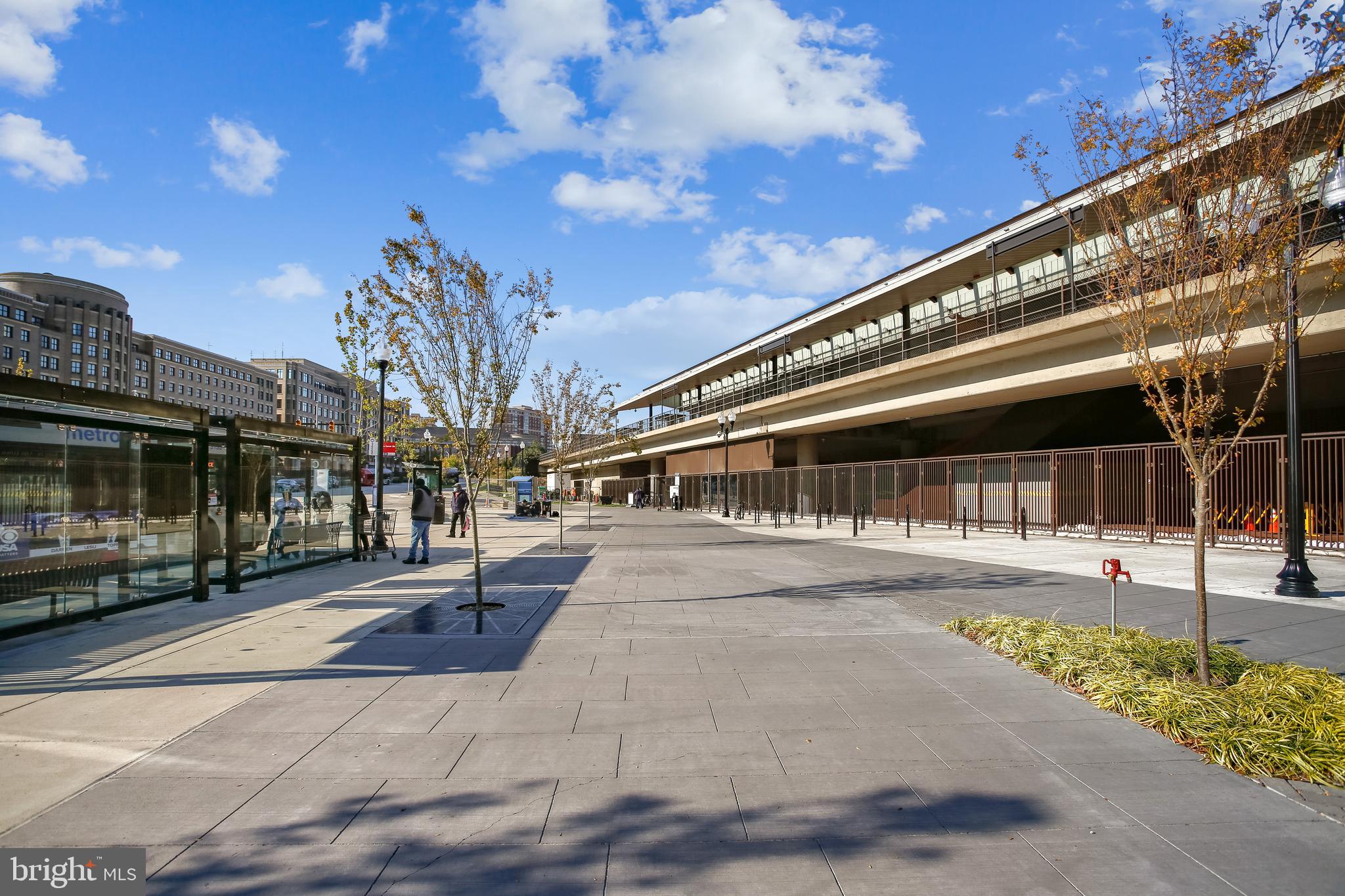 CHATHAM SQUARE - Residential