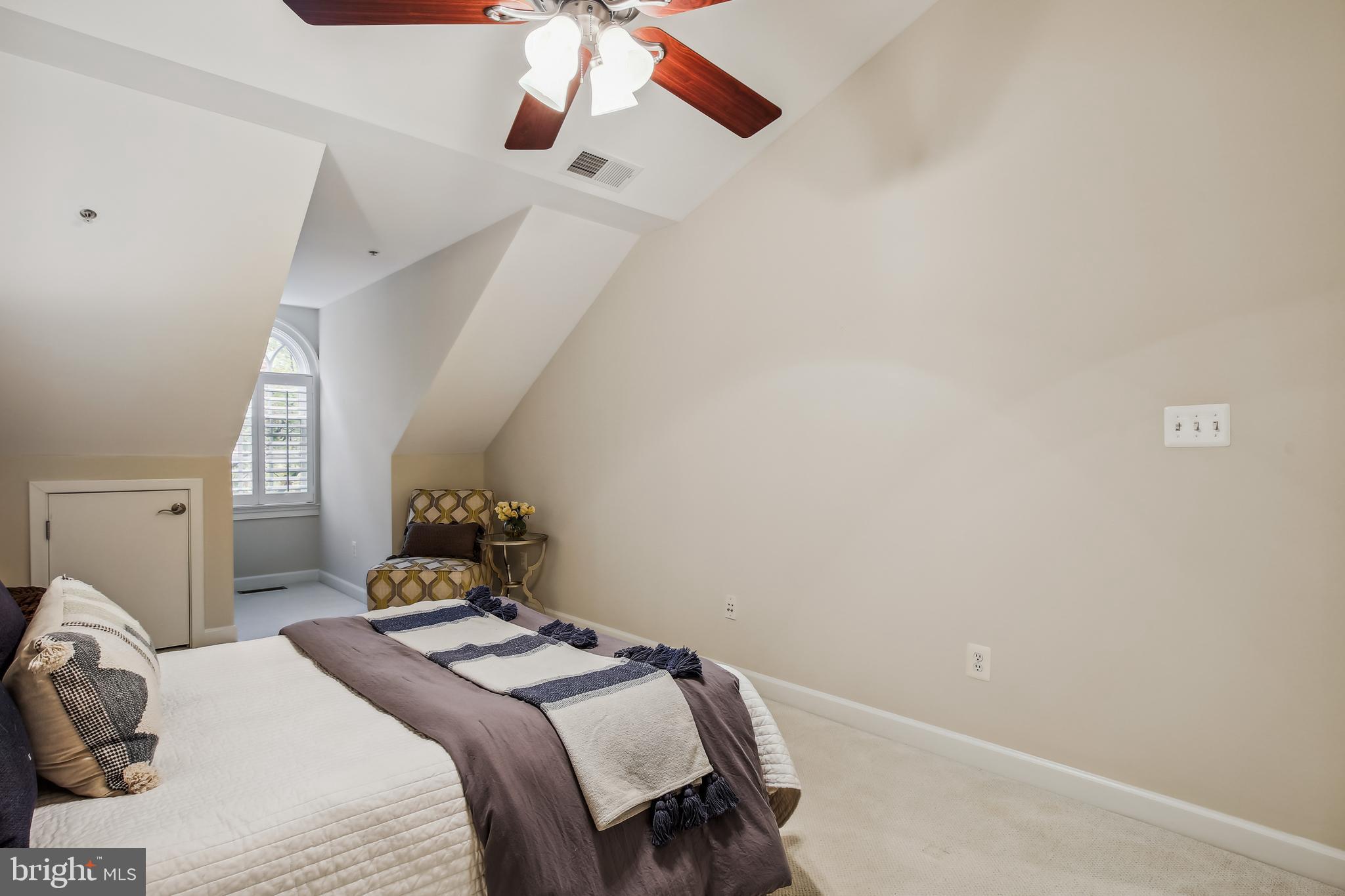 CHATHAM SQUARE - Residential