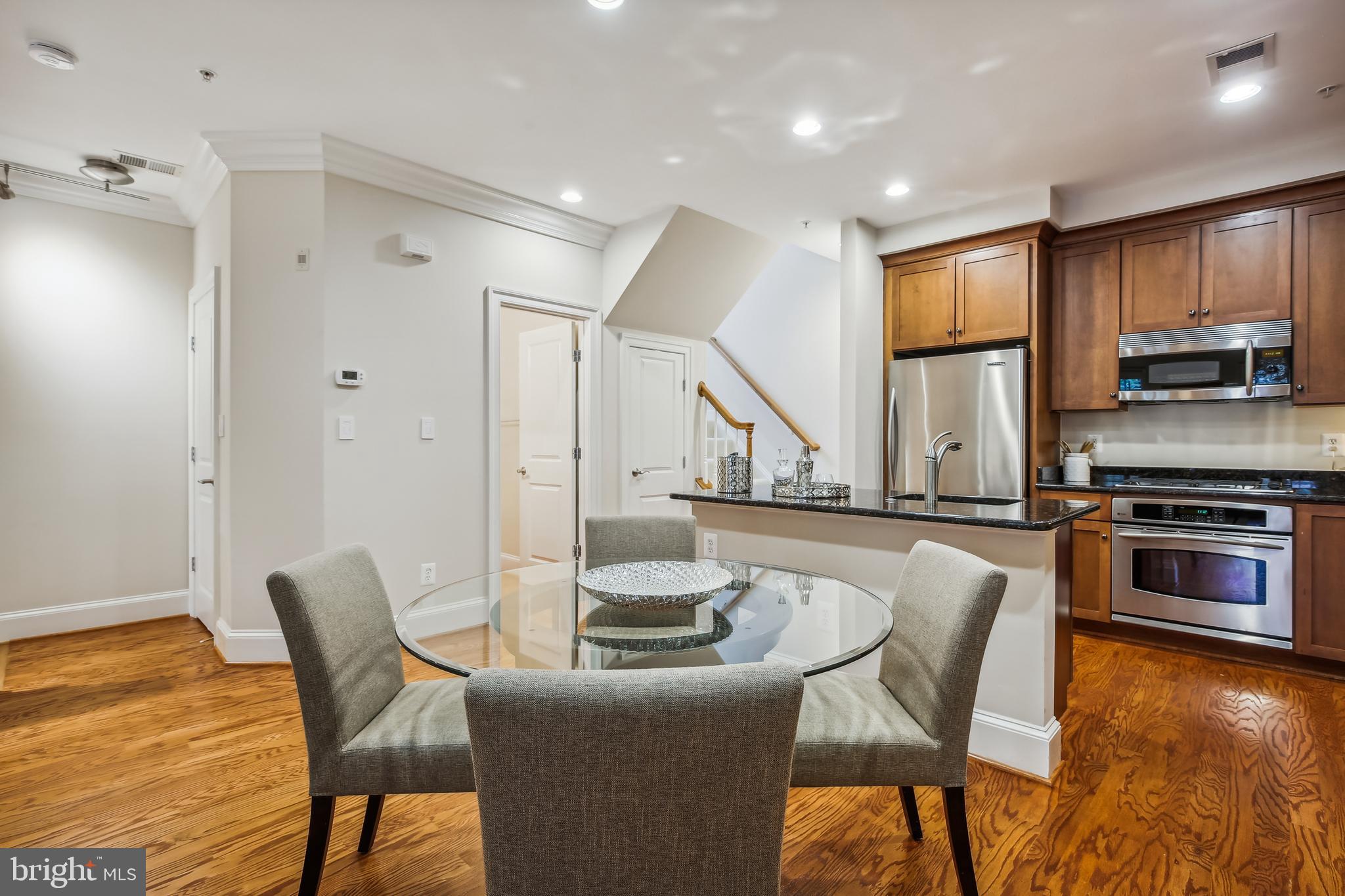 CHATHAM SQUARE - Residential