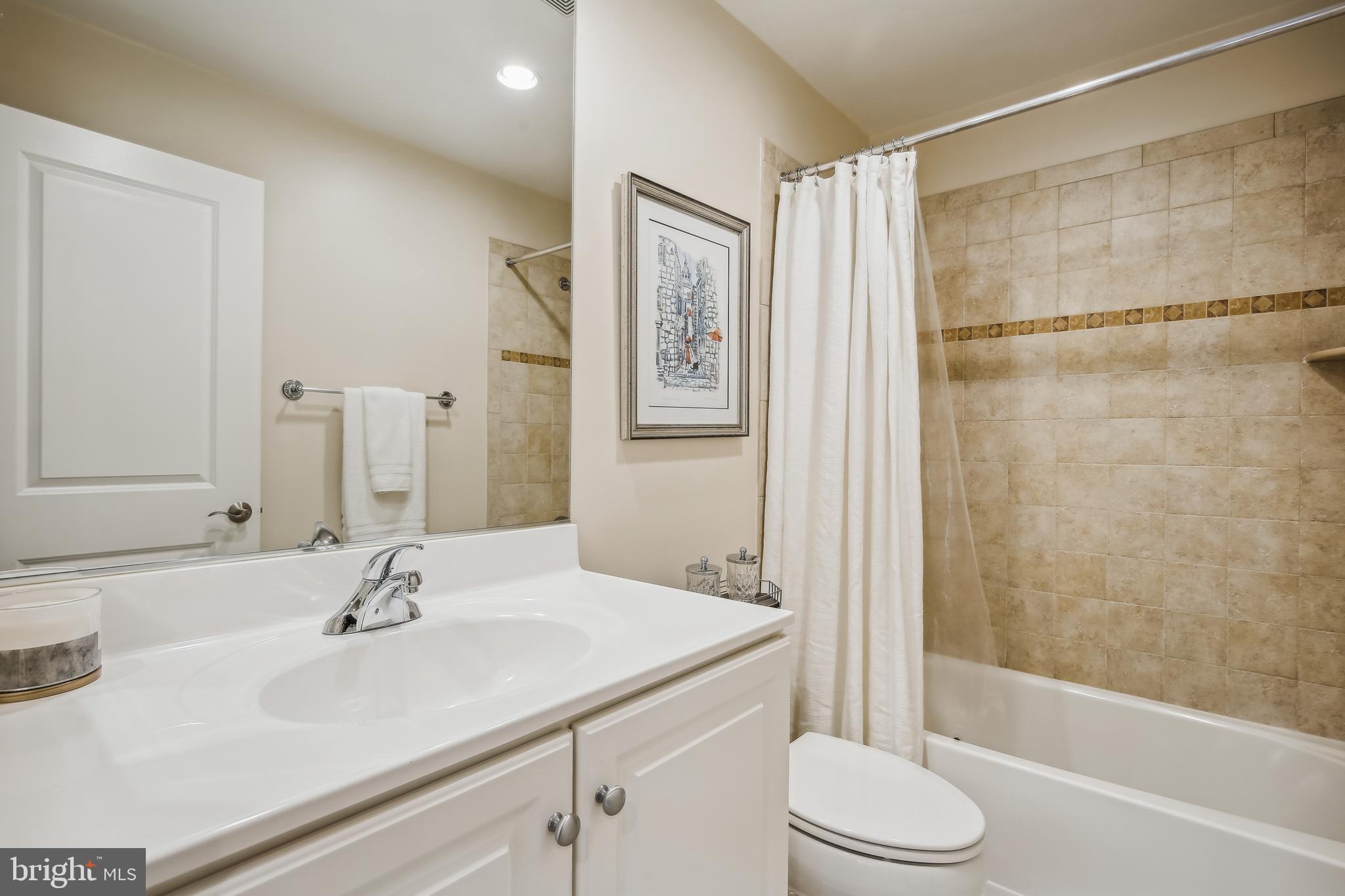 CHATHAM SQUARE - Residential