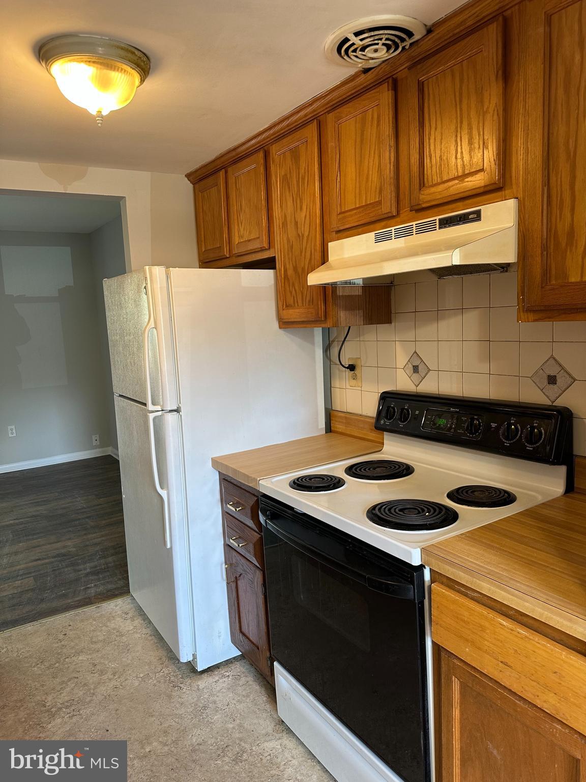 SPRING MEADOWS CONDO - Residential Lease