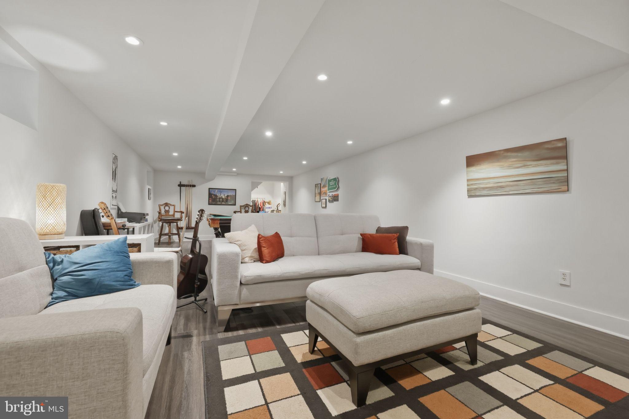 PENN WYNNE - Residential