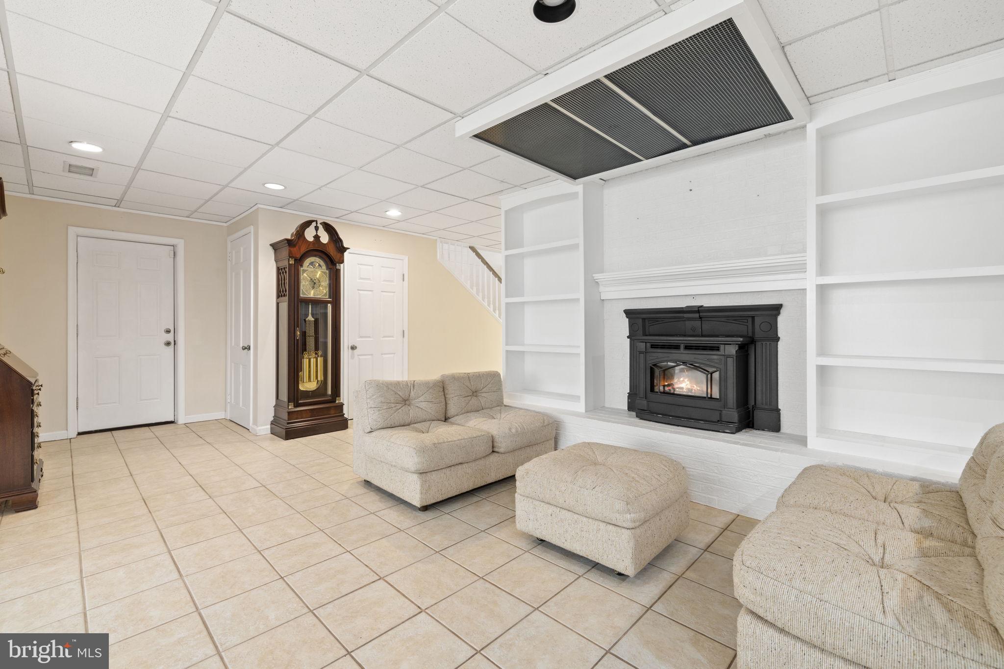 ENGLISH CHASE - Residential